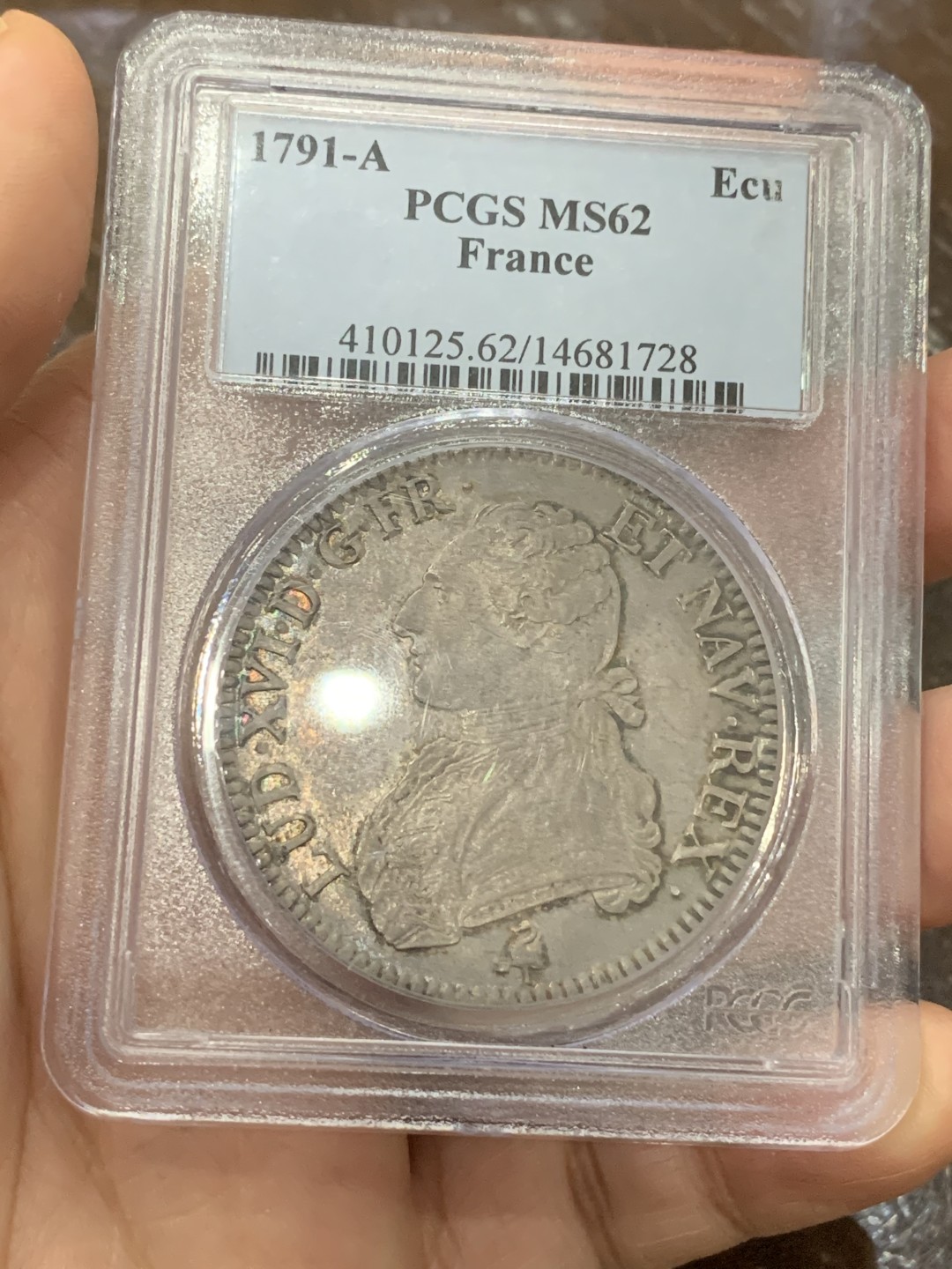 《竞宝斋》第113场-周日，周一 ，2场连拍（全场包邮） PCGS-MS62 1791年 法国路易十六，法国大革命时期1埃居大银币，PCGS老盒低评，人像完整，欧洲纸袋老包浆，币整体紫罗兰色颇为吸引人。