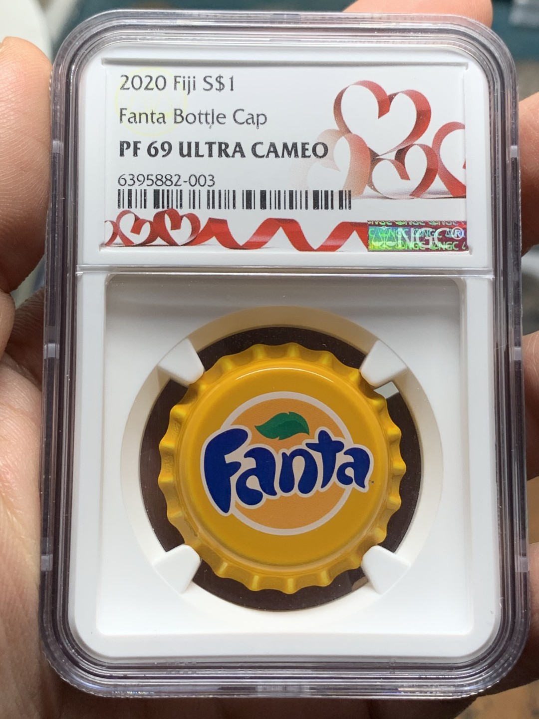 《竞宝斋》第113场-周日，周一 ，2场连拍（全场包邮） NGC PF69UC 2020 斐济芬达 瓶盖精制银币 情人节标签 比较有意义