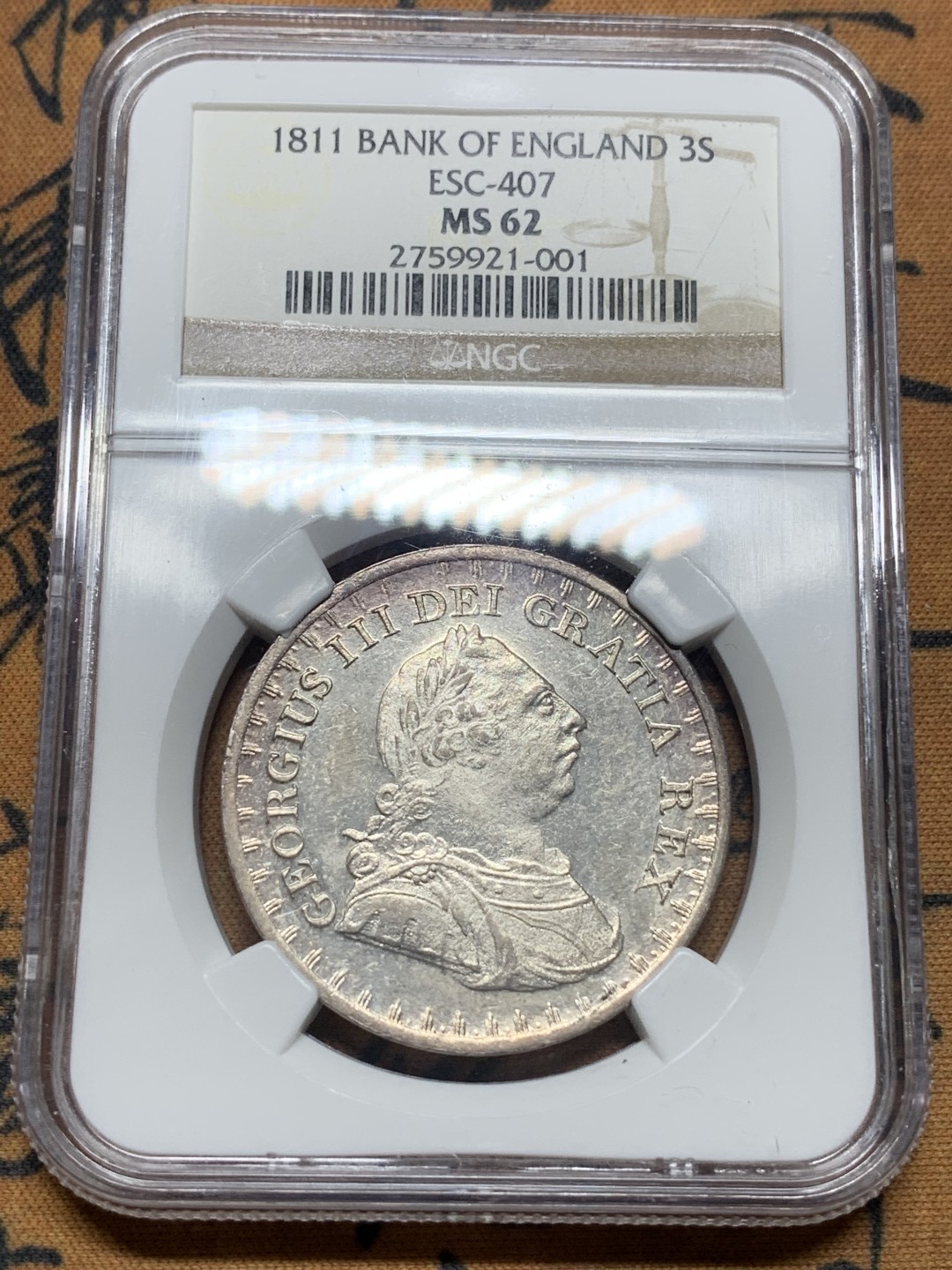 《竞宝斋》第113场-周日，周一 ，2场连拍（全场包邮） NGC MS62  英国乔三 英格兰银行1811 3先令军装版 原光难得