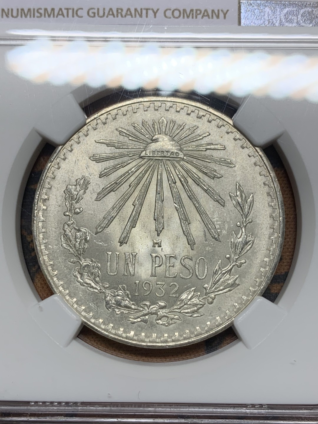 《竞宝斋》第113场-周日，周一 ，2场连拍（全场包邮） NGC-MS66 墨西哥1932年 小鹰洋 开9版 1比索银币 顶级分数