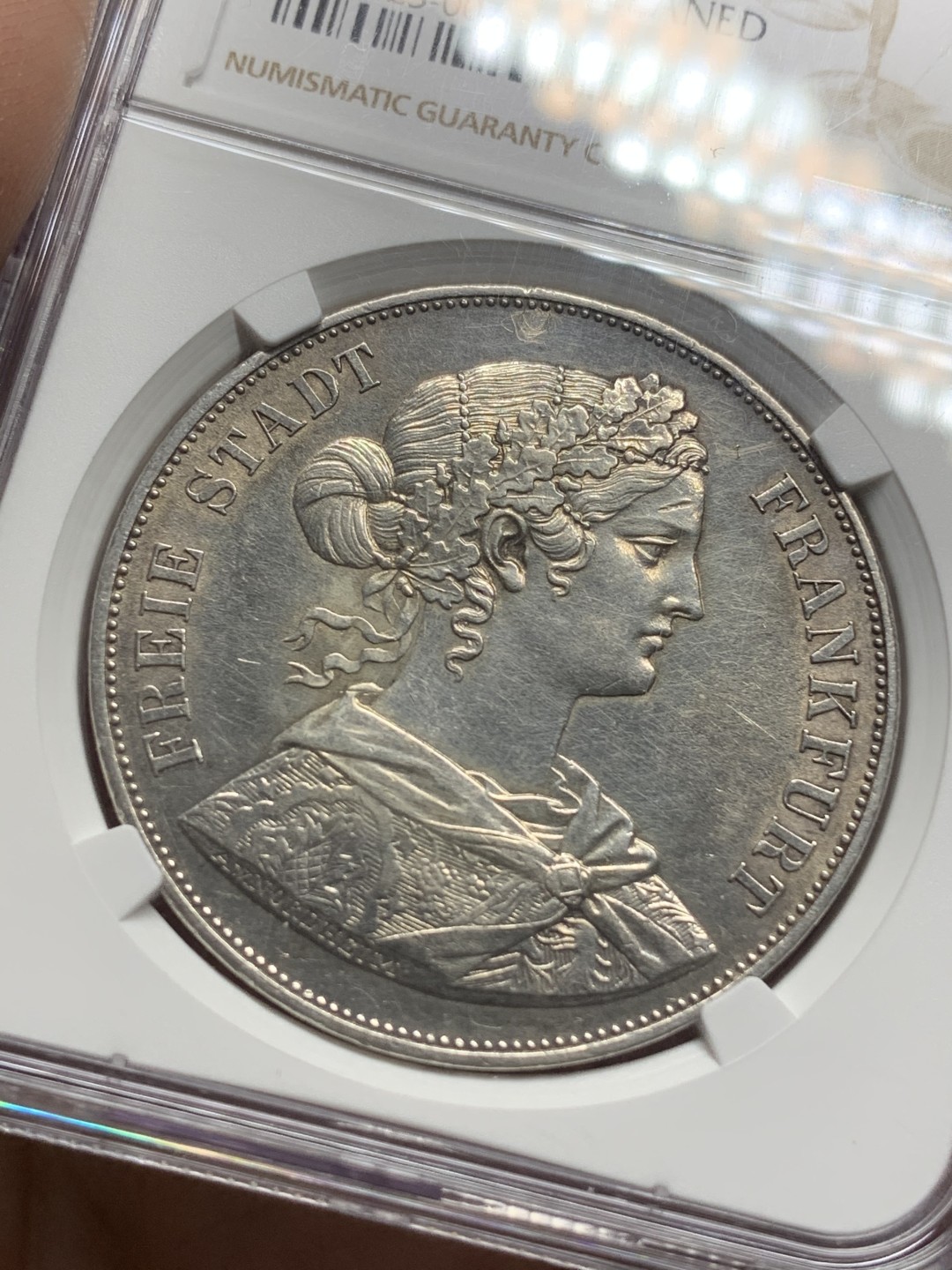 《竞宝斋》第113场-周日，周一 ，2场连拍（全场包邮） NGC UNC 德国法兰克福 1861年 少女2泰勒 银币 37克的大银币 价格明显上涨的热门品种