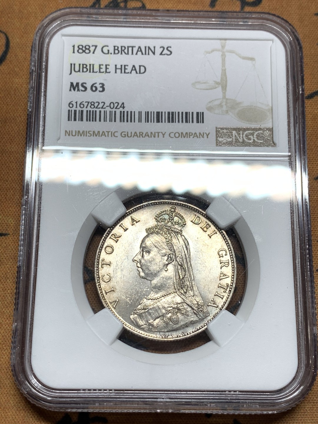 《竞宝斋》第113场-周日，周一 ，2场连拍（全场包邮） NGC MS63 英国1887年维多利亚高冠2先令银币原光BU品相