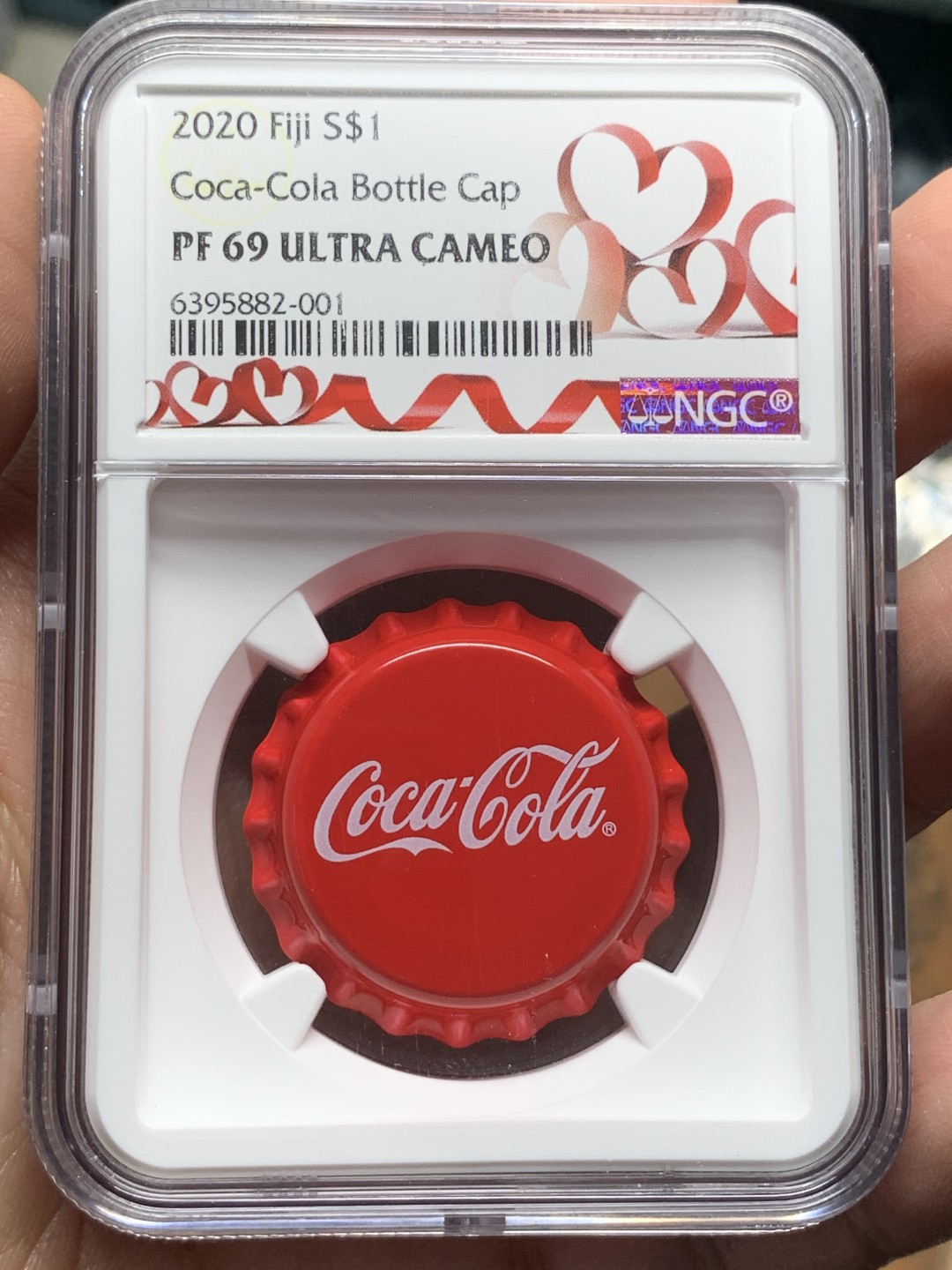 《竞宝斋》第113场-周日，周一 ，2场连拍（全场包邮） NGC PF69UC 2020 斐济可口可乐 瓶盖精制银币 情人节标签 比较有意义