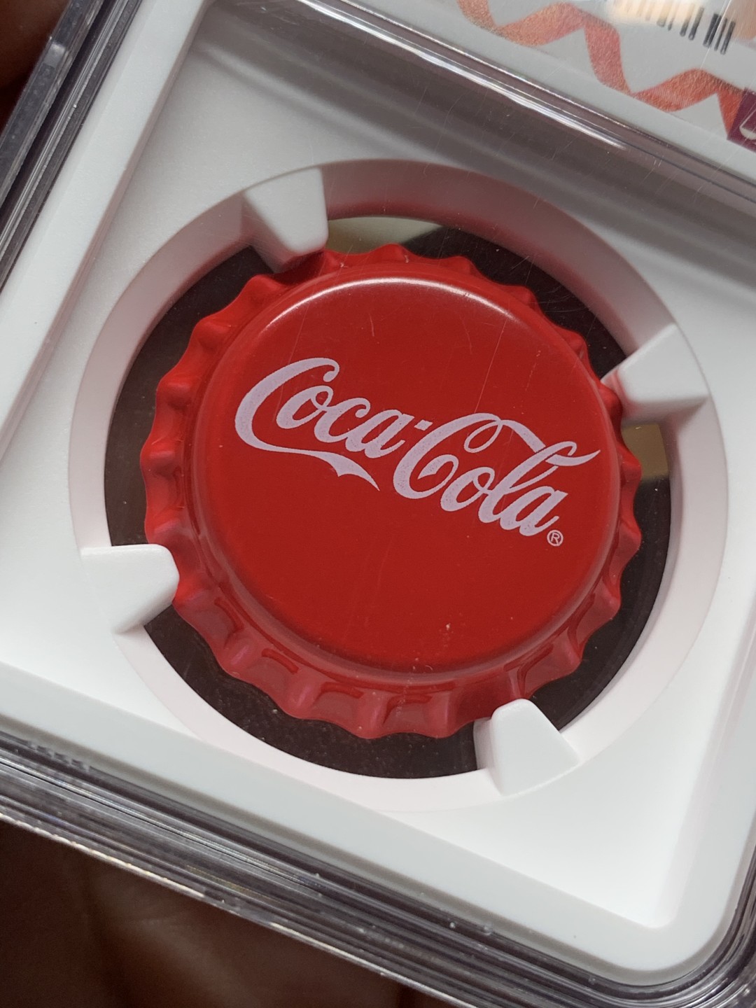 《竞宝斋》第113场-周日，周一 ，2场连拍（全场包邮） NGC PF69UC 2020 斐济可口可乐 瓶盖精制银币 情人节标签 比较有意义