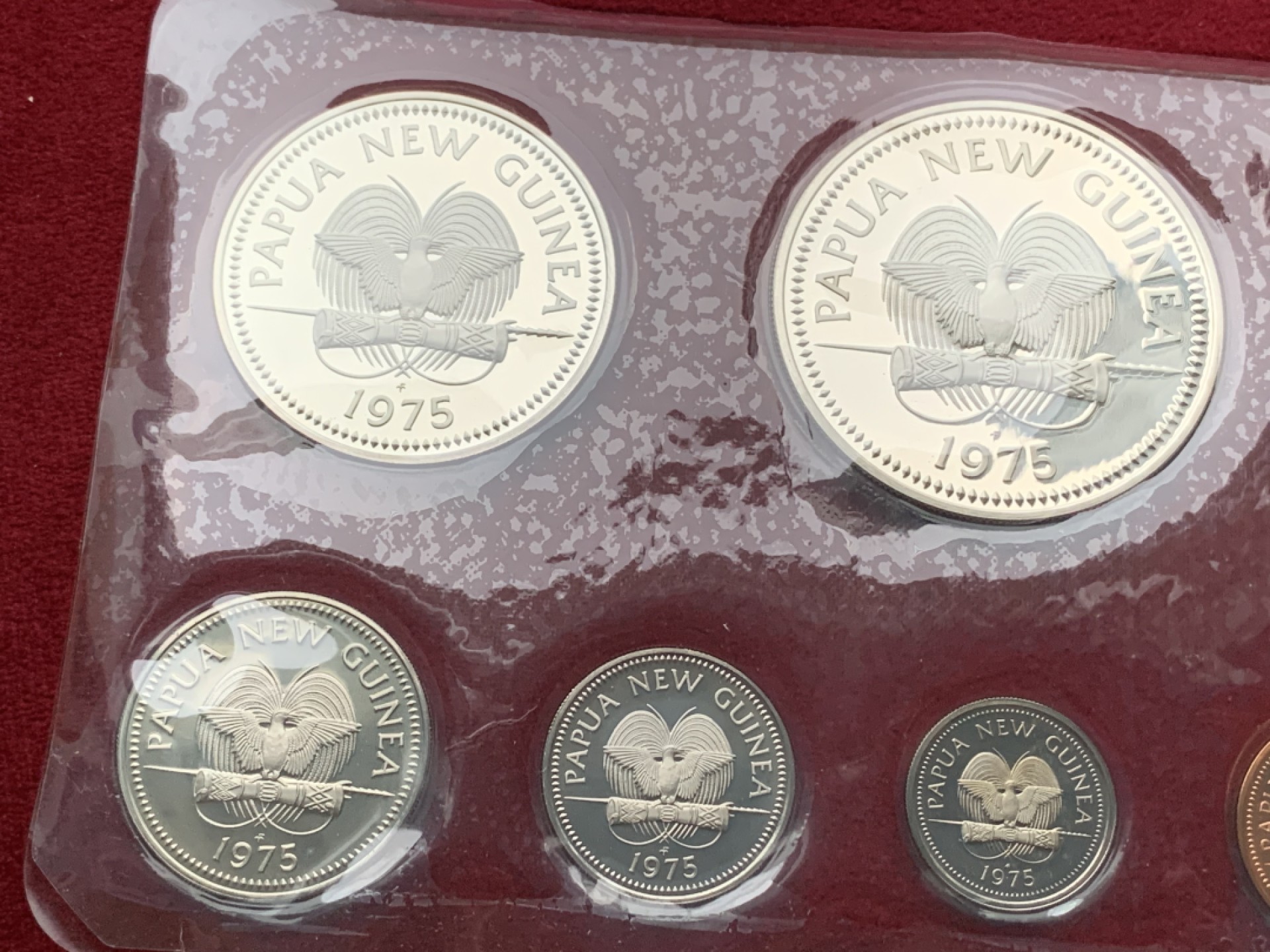 《竞宝斋》第113场-周日，周一 ，2场连拍（全场包邮） 巴布新几内亚   1975年 8枚精制套币 含两枚K5/K10 69.2g 超大银币 原盒原证书