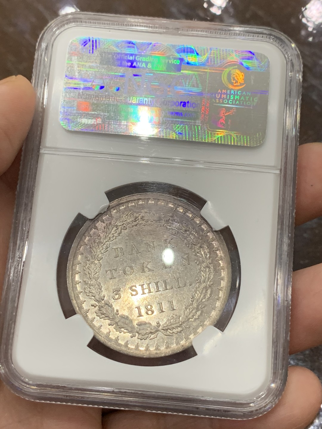 《竞宝斋》第113场-周日，周一 ，2场连拍（全场包邮） NGC MS62  英国乔三 英格兰银行1811 3先令军装版 原光难得