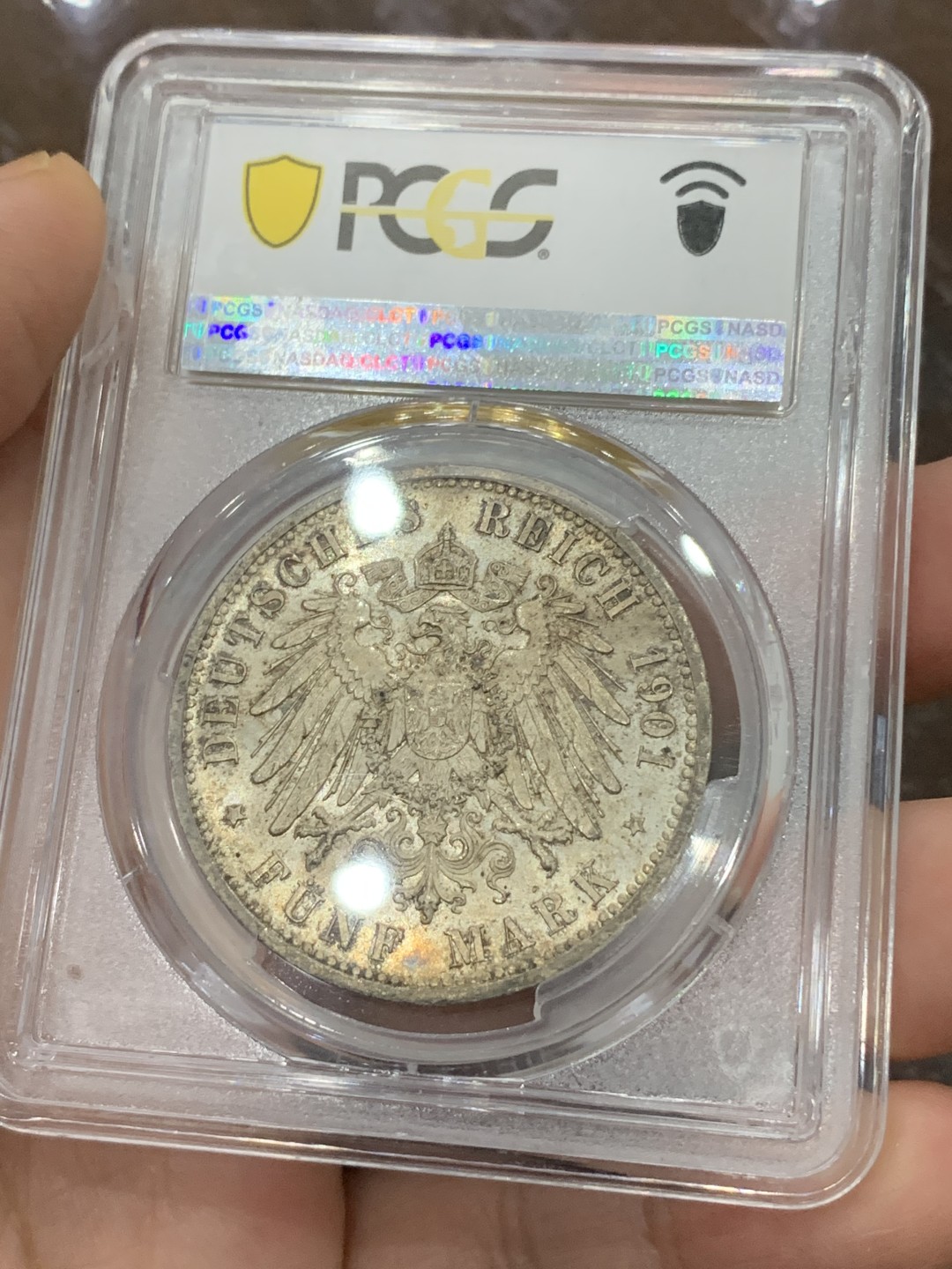 《竞宝斋》第113场-周日，周一 ，2场连拍（全场包邮） PCGS MS65 原光 淡彩德国普鲁士 1901年 建国5马克 银币 爆闪光芒 背面盒子有小磕