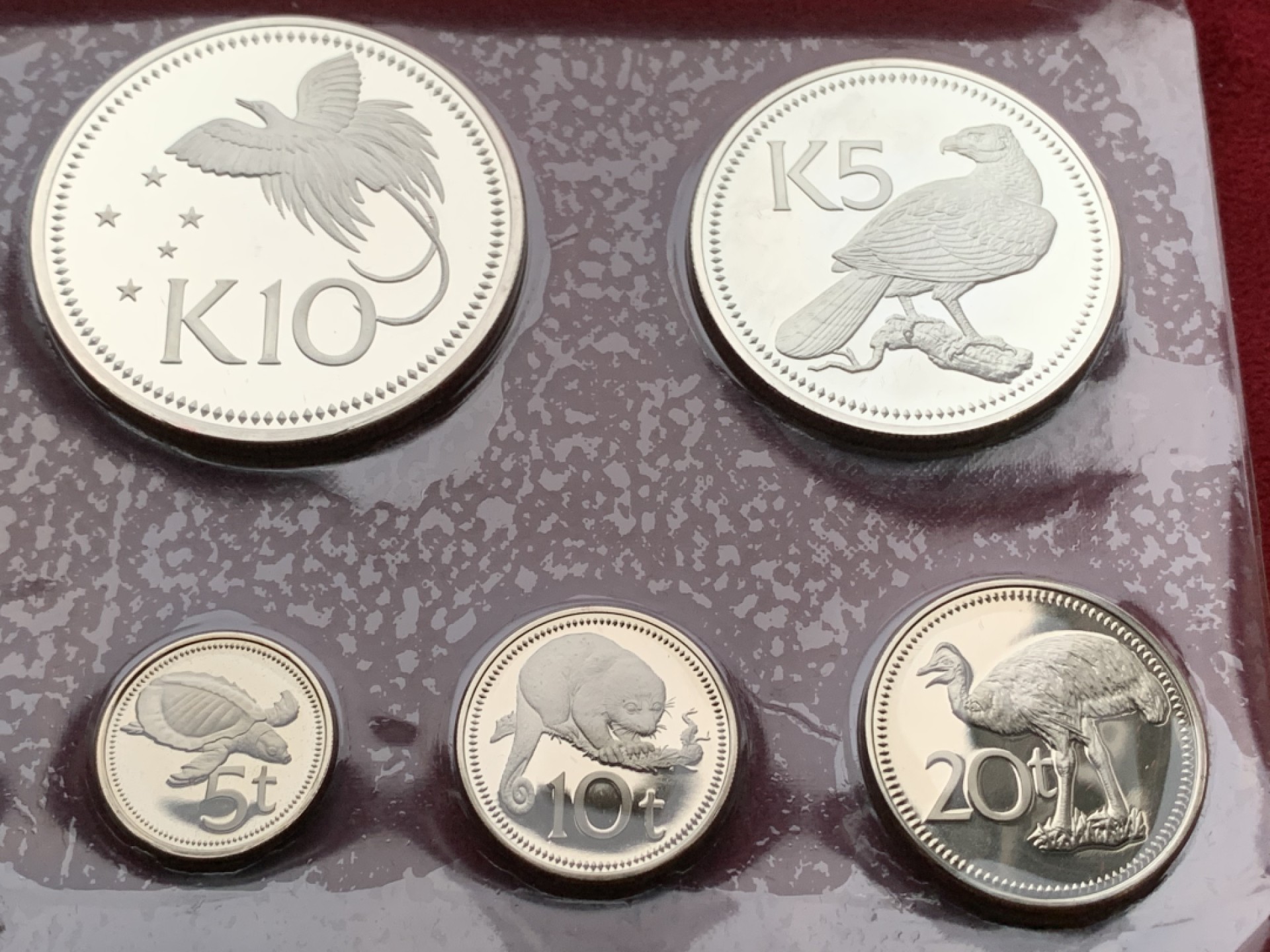 《竞宝斋》第113场-周日，周一 ，2场连拍（全场包邮） 巴布新几内亚   1975年 8枚精制套币 含两枚K5/K10 69.2g 超大银币 原盒原证书