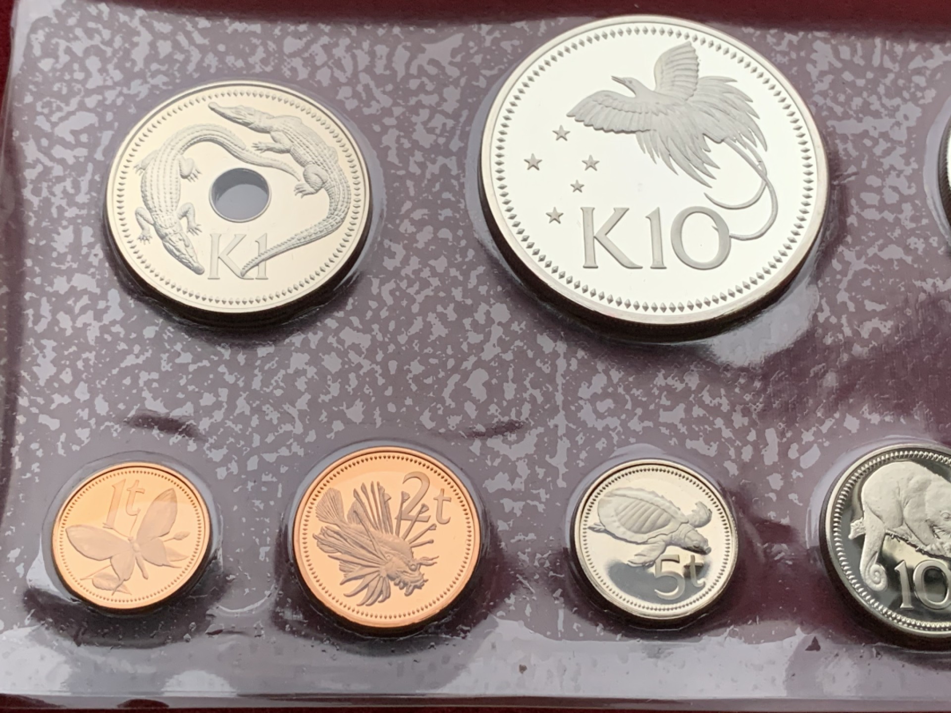 《竞宝斋》第113场-周日，周一 ，2场连拍（全场包邮） 巴布新几内亚   1975年 8枚精制套币 含两枚K5/K10 69.2g 超大银币 原盒原证书