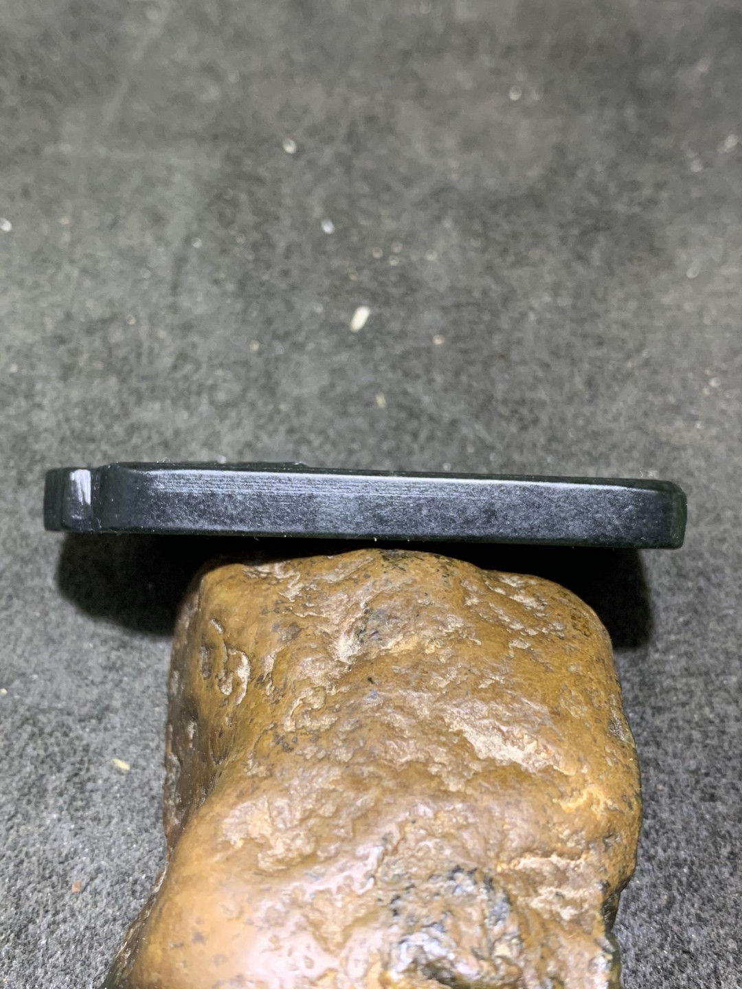 天然新疆和田青玉龙牌一块，