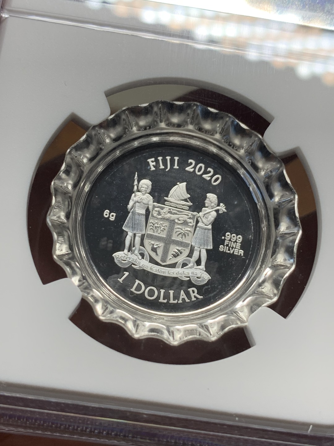 《竞宝斋》第113场-周日，周一 ，2场连拍（全场包邮） NGC PF69UC 2020 斐济可乐 瓶盖精制银币 情人节标签 比较有意义