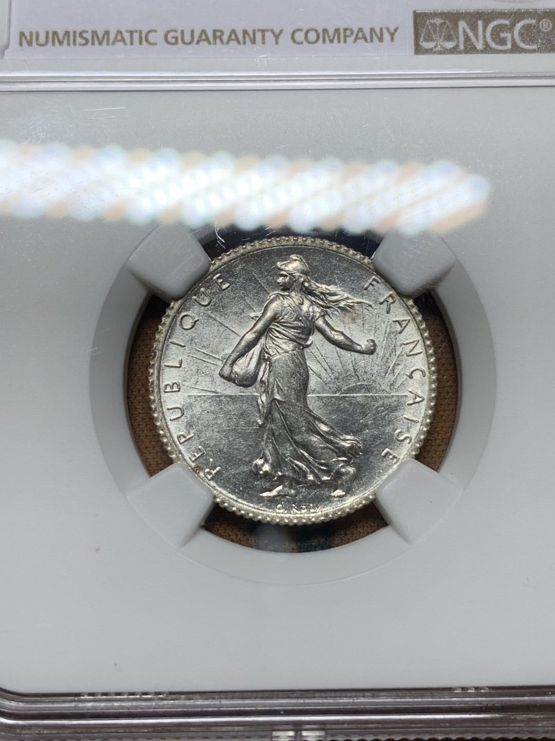 《竞宝斋》第113场-周日，周一 ，2场连拍（全场包邮） NGC MS61法国1917年播种1法郎美品银币