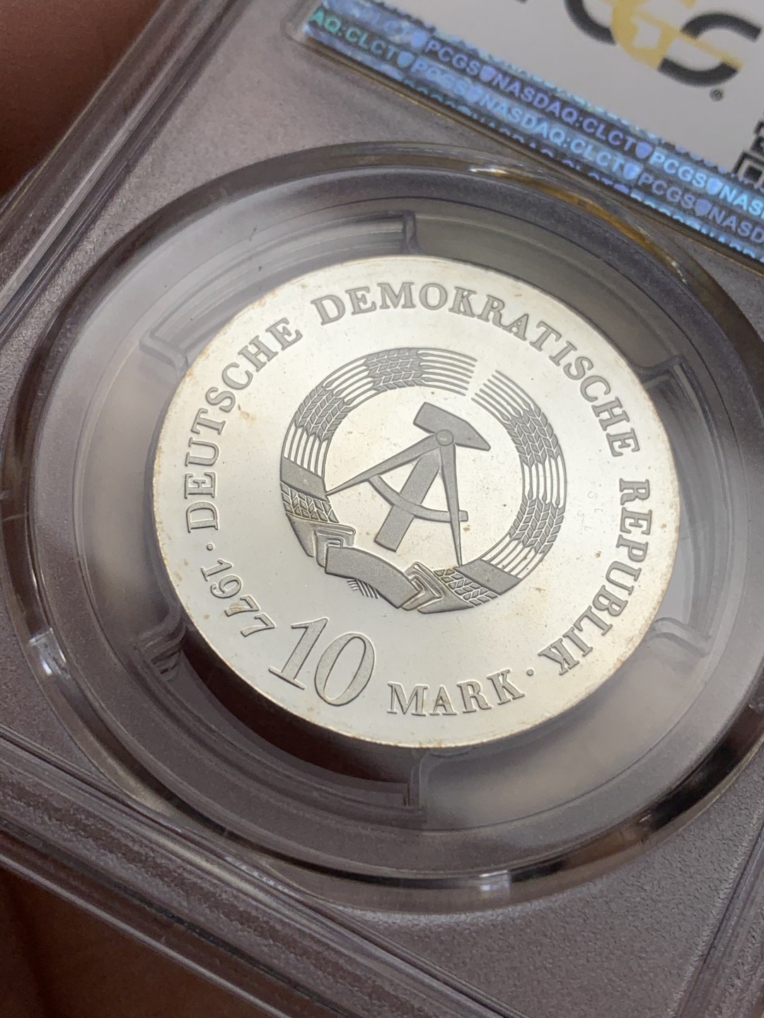 《竞宝斋》第113场-周日，周一 ，2场连拍（全场包邮） PCGS-PR67DCAM 民主德国（东德）1977年 10马克 纪念奥托冯格里克 马德堡半球实验 精制纪念银币 很少见 P盒亚军分 发行量仅6000枚 外拍成交价在170-200刀左右
