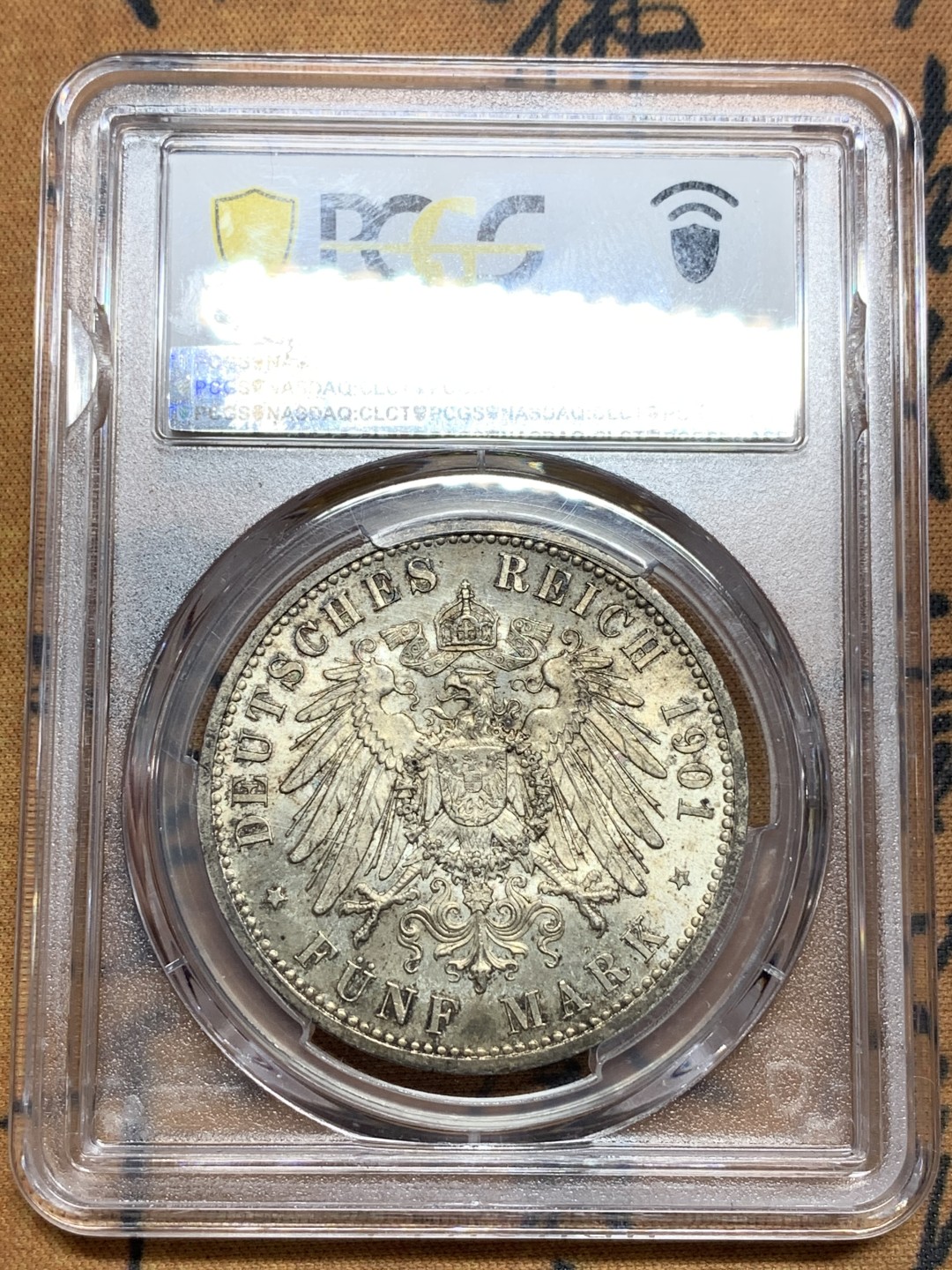 《竞宝斋》第113场-周日，周一 ，2场连拍（全场包邮） PCGS MS65 原光 淡彩德国普鲁士 1901年 建国5马克 银币 爆闪光芒 背面盒子有小磕