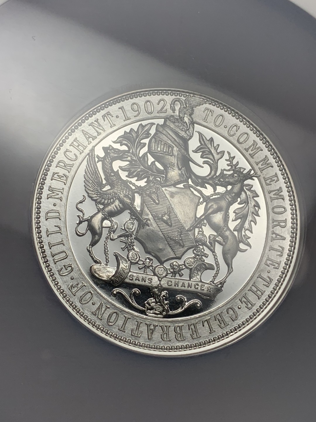 《竞宝斋》第113场-周日，周一 ，2场连拍（全场包邮） NGC-MS64 1902年英国普雷斯顿公会纪念章，原盒+镜面高分。大盒封装 WM白金属材质