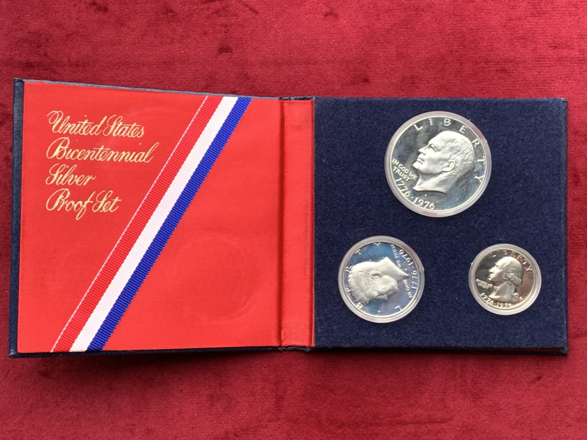 《竞宝斋》第113场-周日，周一 ，2场连拍（全场包邮） 美国 1976年 建国200周年 3枚精制套币 全银套币 原盒原证书