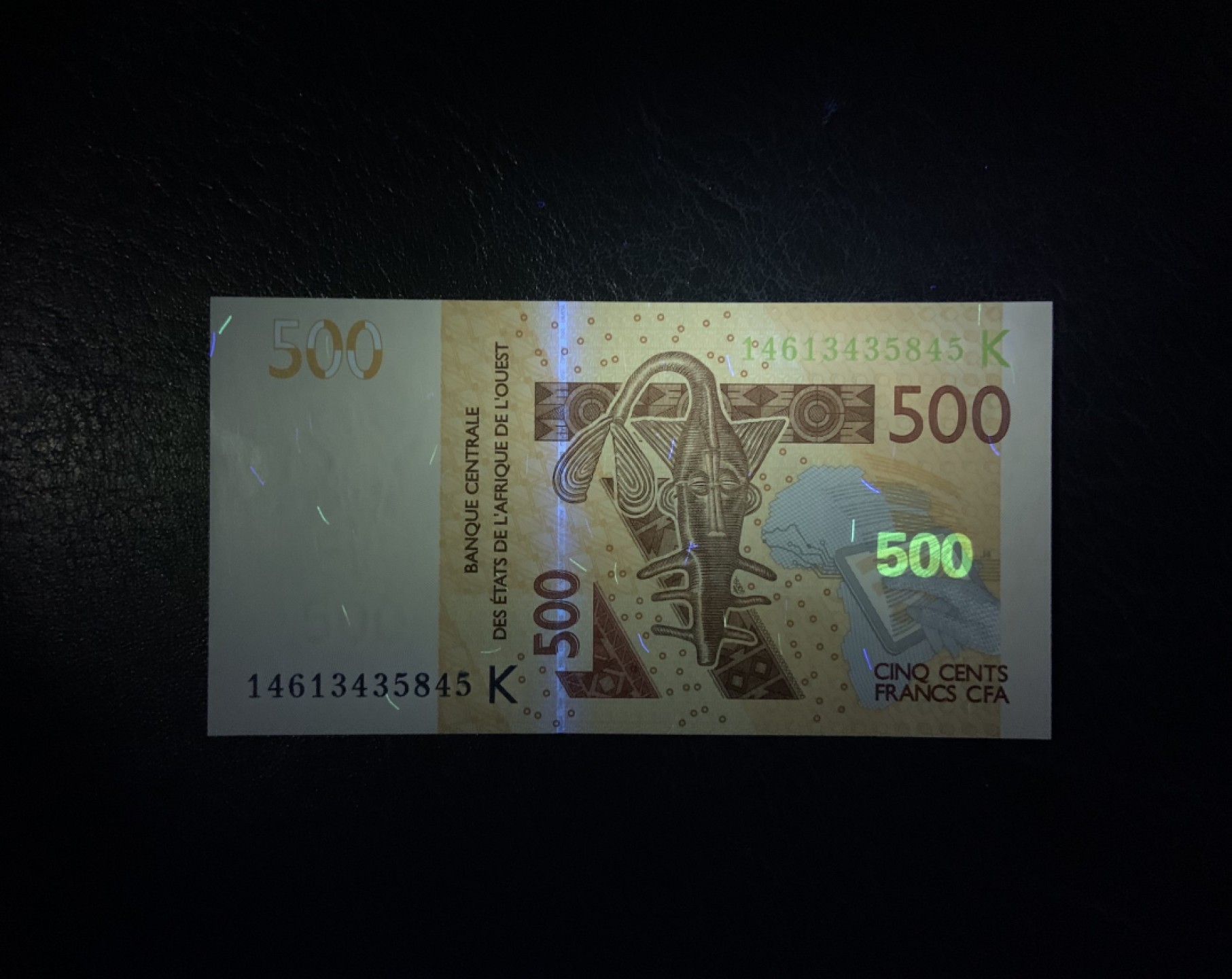 收藏联盟Quantum Auction 第205期拍卖 西非2012年K字冠500法郎 品相全新UNC 河马 水印处有一轻微触碰痕