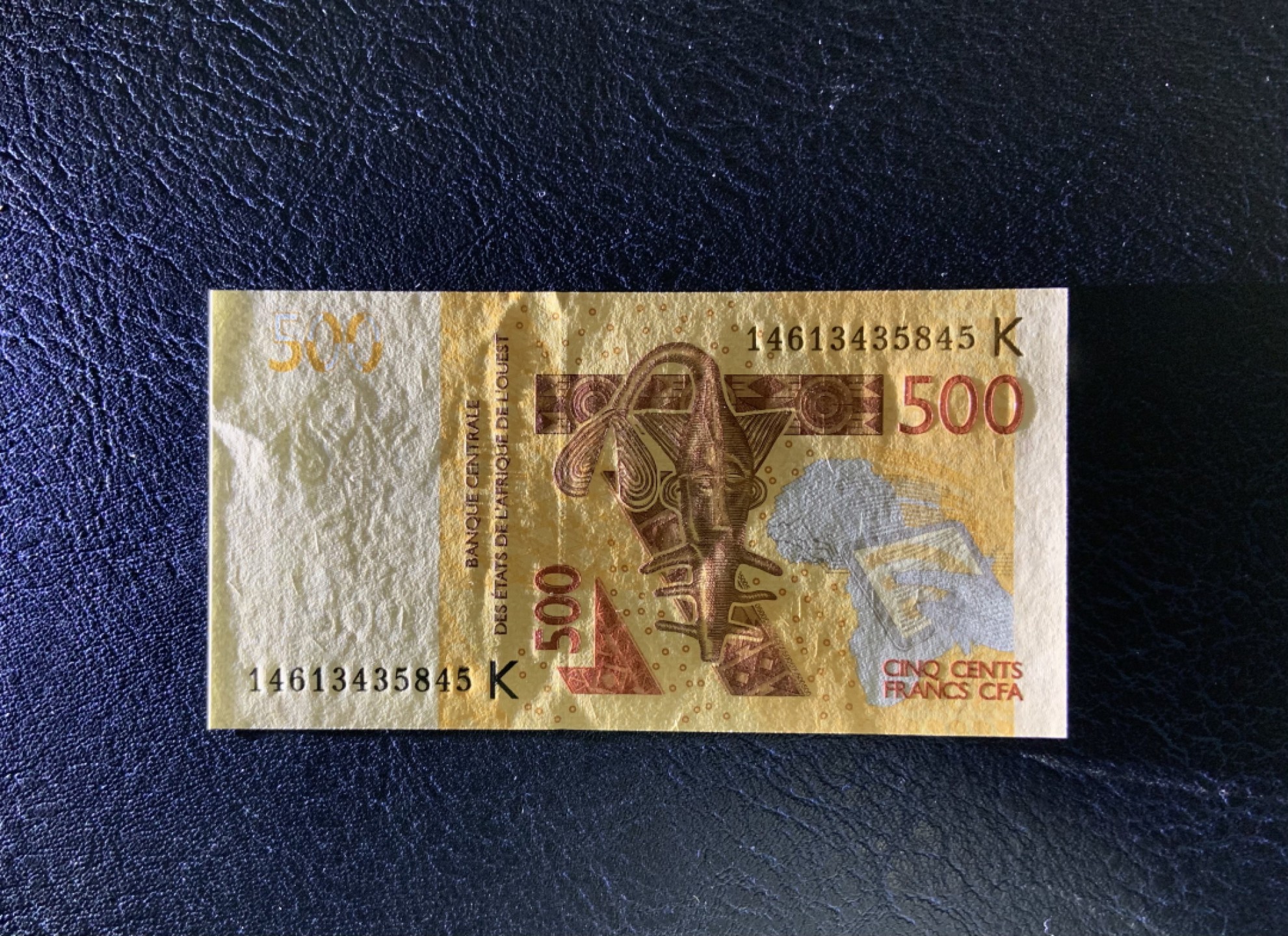 收藏联盟Quantum Auction 第205期拍卖 西非2012年K字冠500法郎 品相全新UNC 河马 水印处有一轻微触碰痕