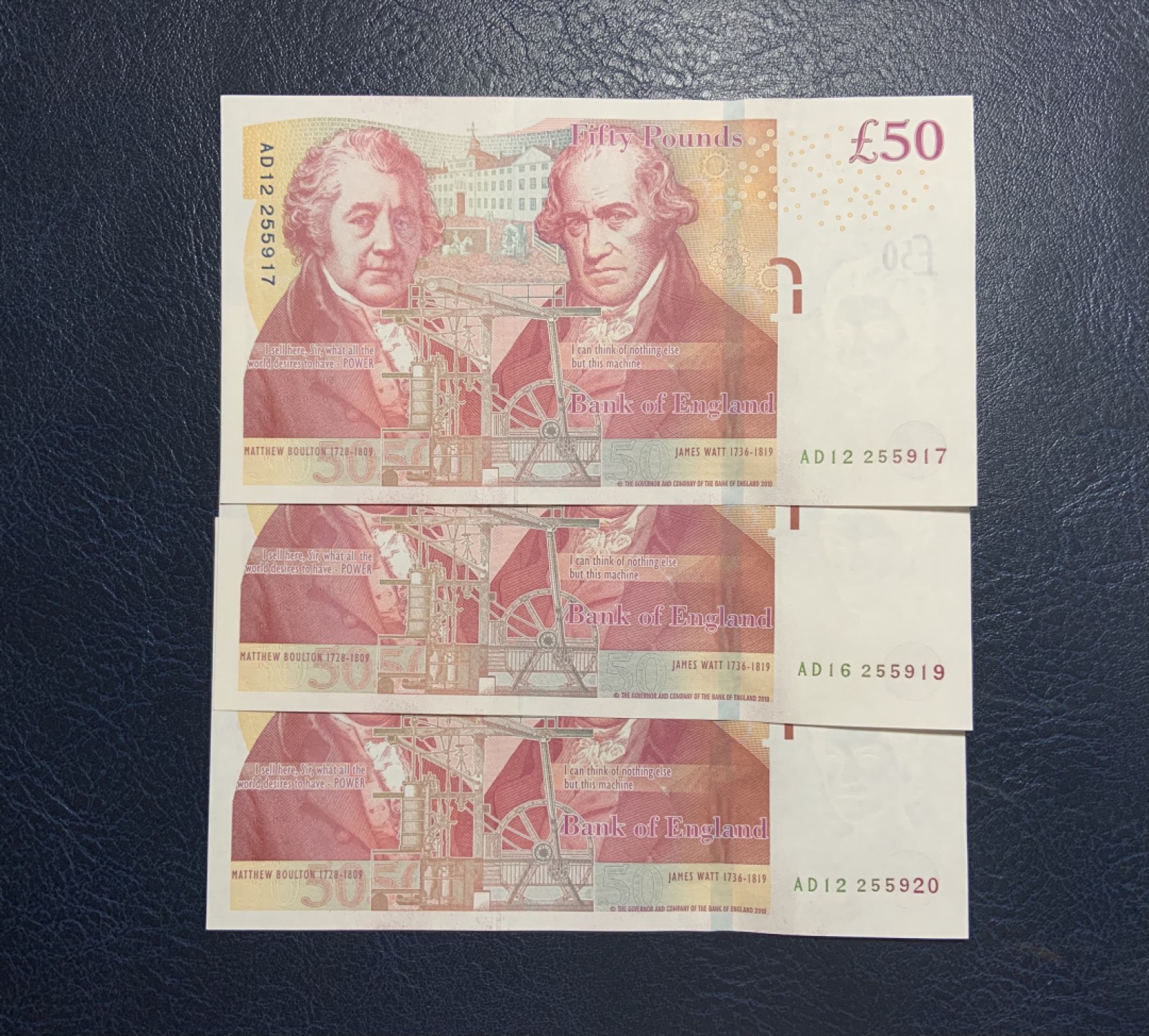 收藏联盟Quantum Auction 第205期拍卖 英国2010(2011)年50英镑跳连三张 品相全新UNC 号码不带4 a版