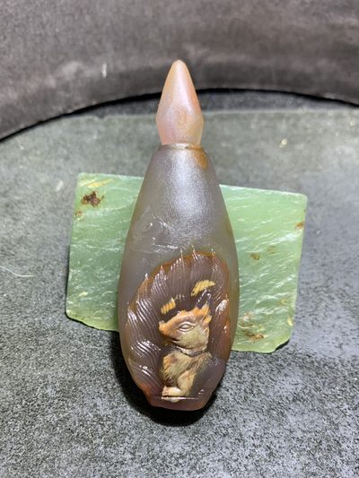 精美亚光法库玛瑙雕刻鼻烟壶型九尾灵狐把件(摆件)一个， - 精美亚光法库玛瑙雕刻鼻烟壶型九尾灵狐把件(摆件)一个，
