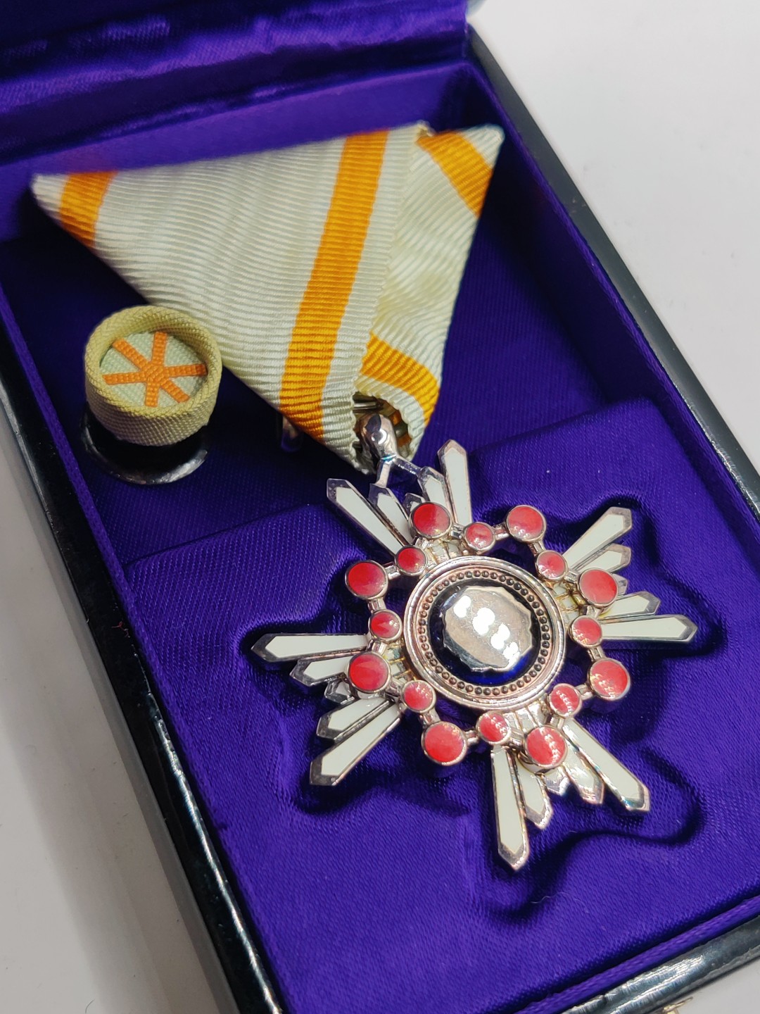 全场0元起拍 第12期 咸鱼国勋章拍卖专场 11月9日（周三）下午6：00开始 日本六等瑞宝章 银制带略 美品