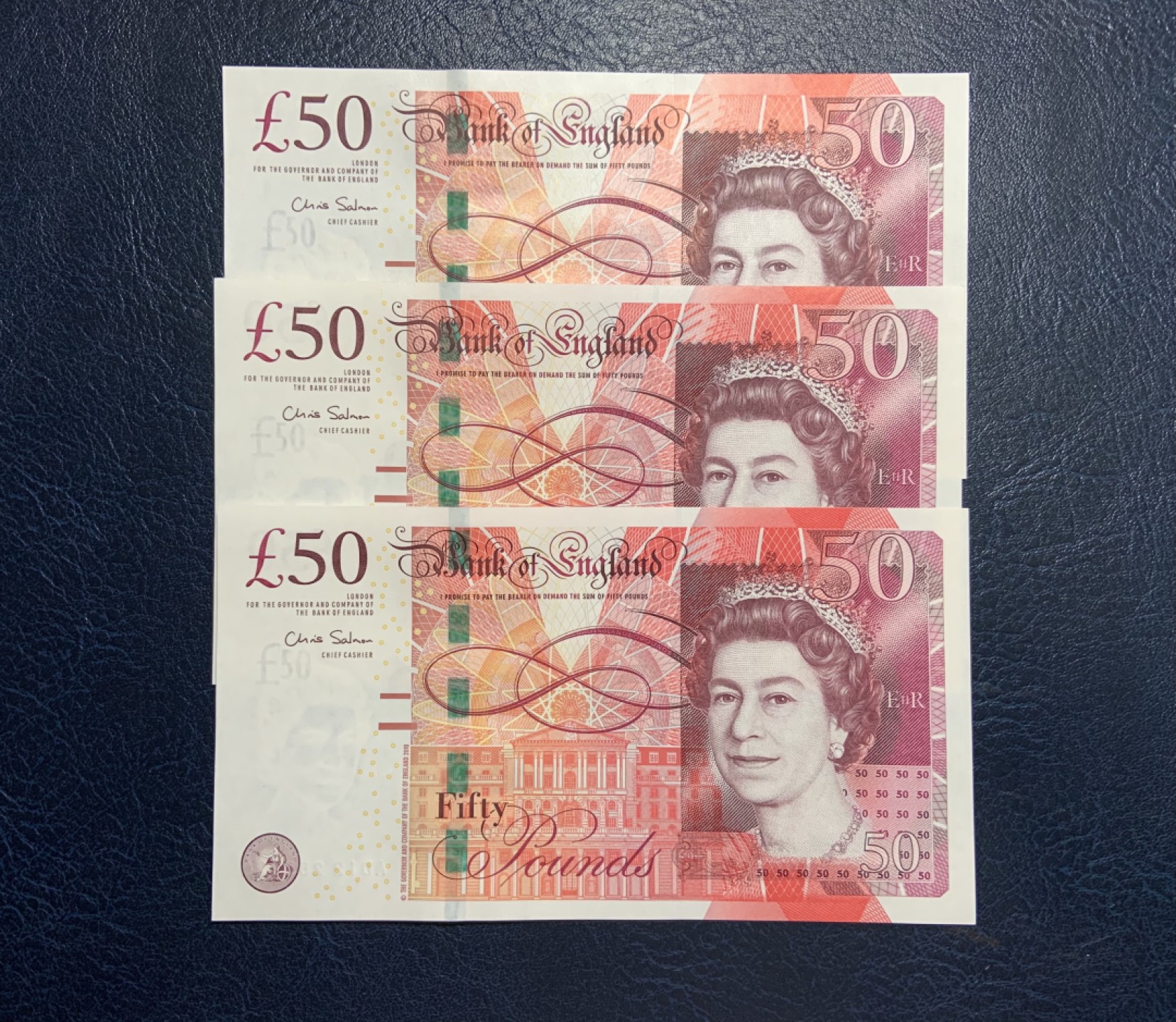 收藏联盟Quantum Auction 第205期拍卖 英国2010(2011)年50英镑跳连三张 品相全新UNC 号码不带4 a版