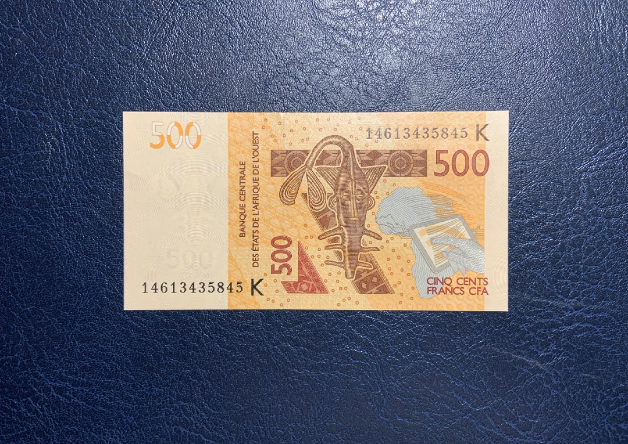 收藏联盟Quantum Auction 第205期拍卖 西非2012年K字冠500法郎 品相全新UNC 河马 水印处有一轻微触碰痕