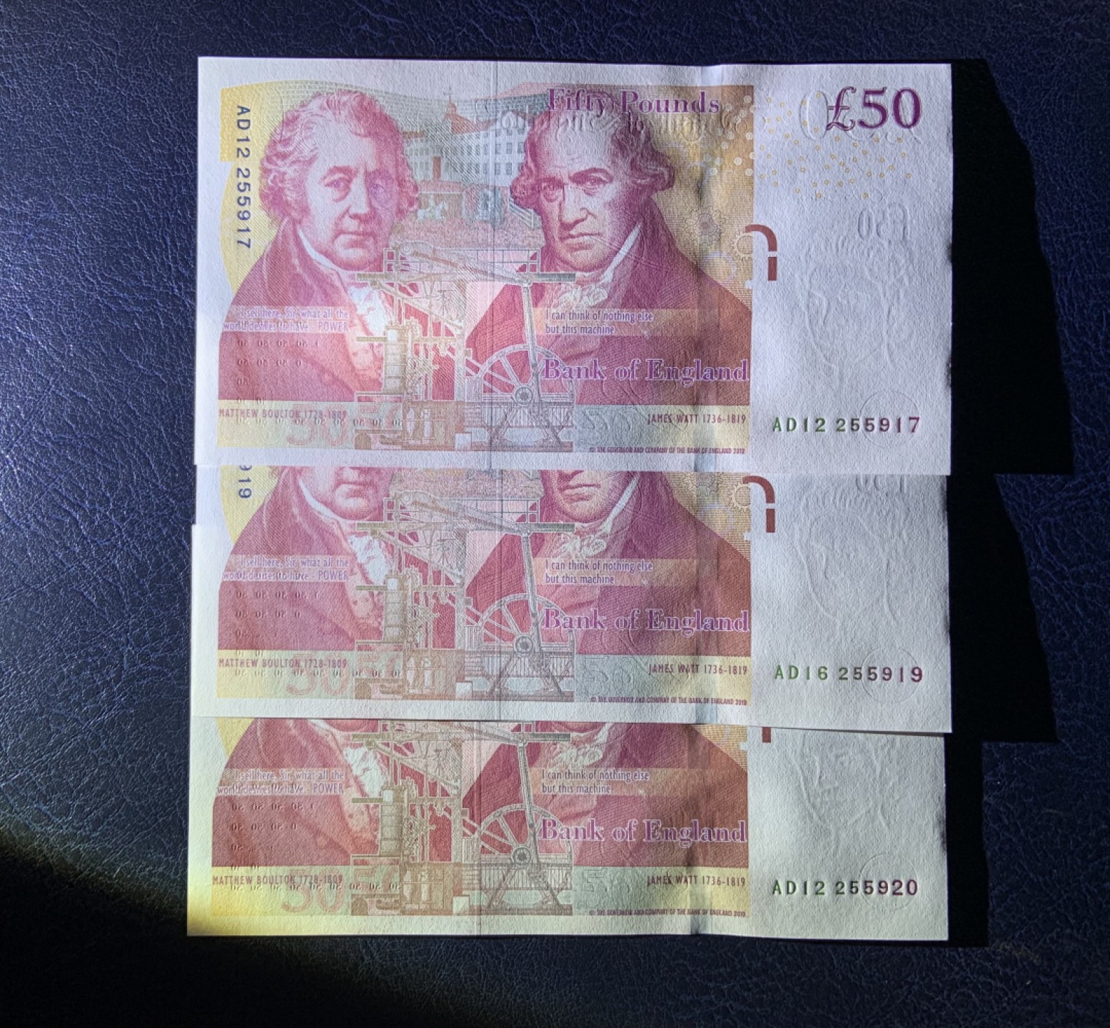 收藏联盟Quantum Auction 第205期拍卖 英国2010(2011)年50英镑跳连三张 品相全新UNC 号码不带4 a版