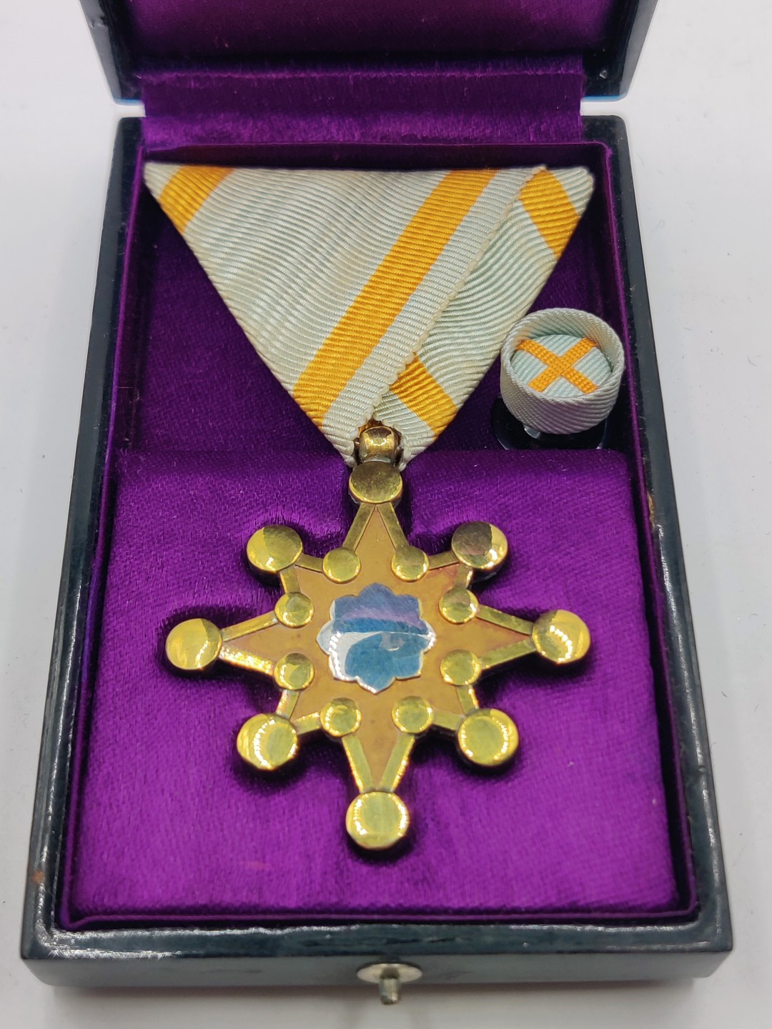 全场0元起拍 第12期 咸鱼国勋章拍卖专场 11月9日（周三）下午6：00开始 勿忘国耻 极美品 日本二战七等瑞宝章 带略 银制 鎏金完美品