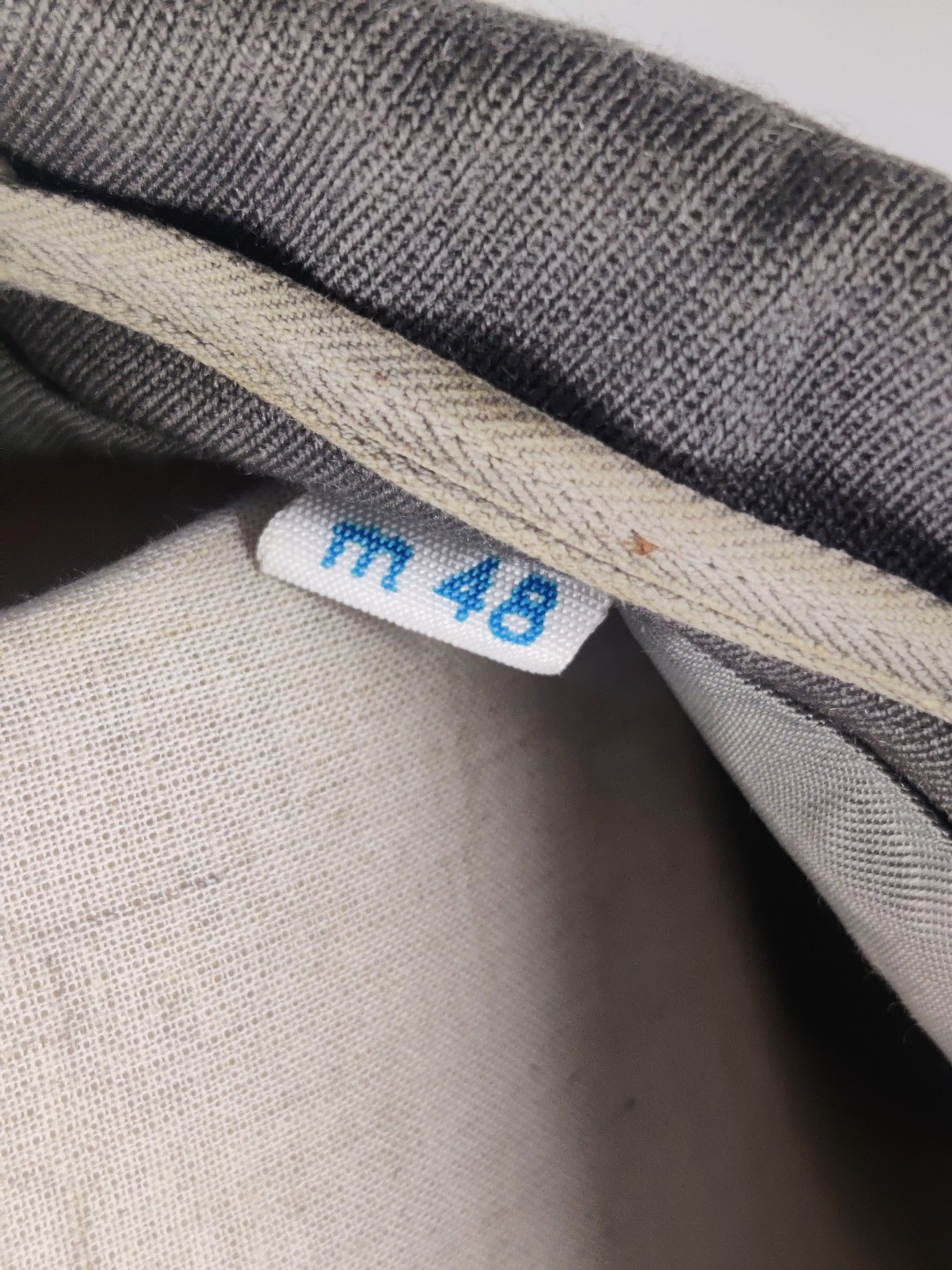 全场0元起拍 第12期 咸鱼国勋章拍卖专场 11月9日（周三）下午6：00开始 东德空军 早期小标 少校常服一套