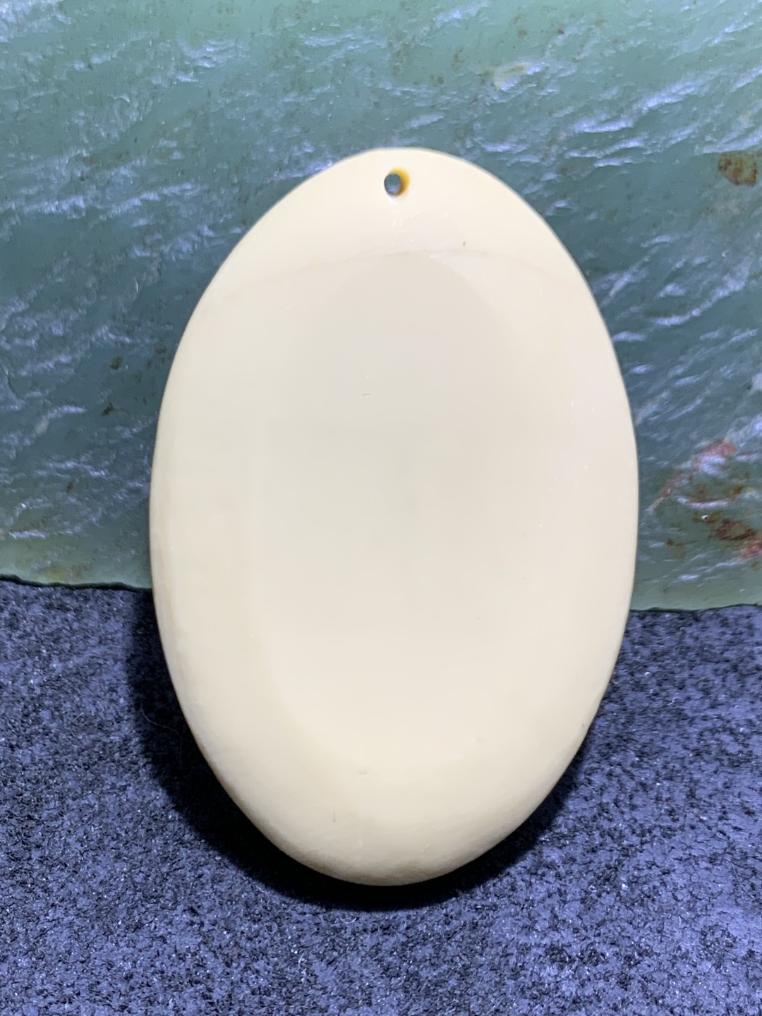 精美高玉化金膏玉大黑天牌子一个，