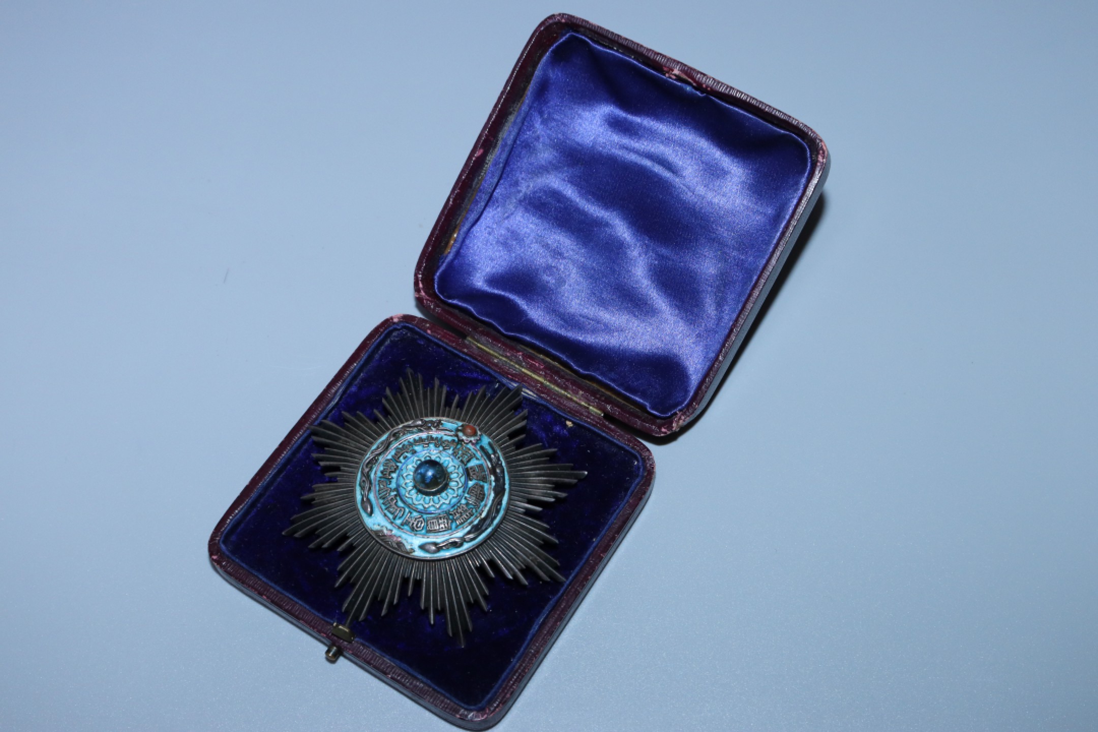 承乾国升网络专场-纪念章第四期 二版三等三御赐双龙宝星勋章（带原盒）