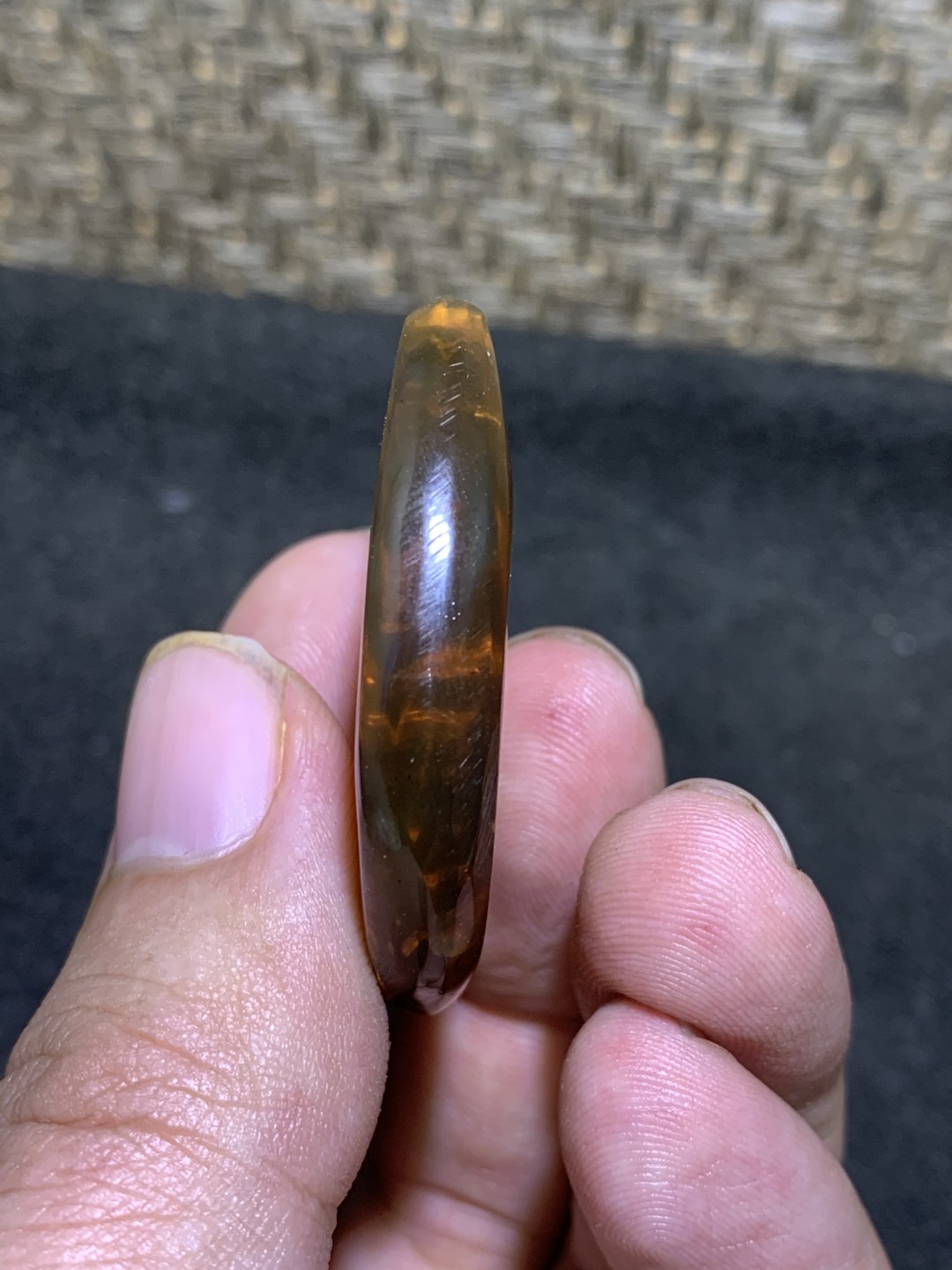 精美天然缅甸金棕红棕双色琥珀随形大吊坠一个
