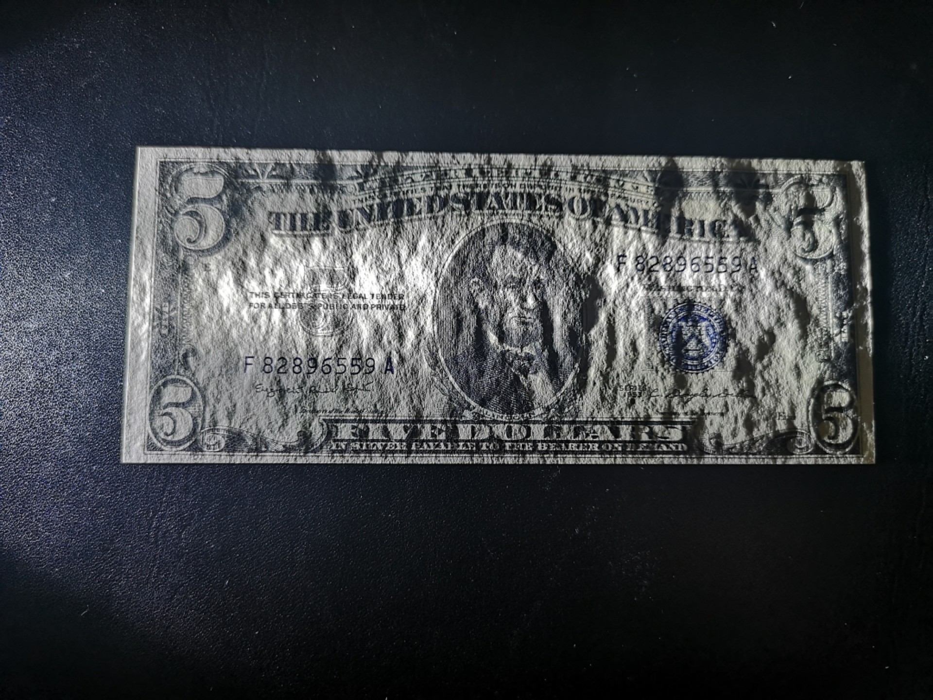 《外钞收藏家》第二百一十五期 1953年美国5美元 蓝库印 近全新 有潮 如图