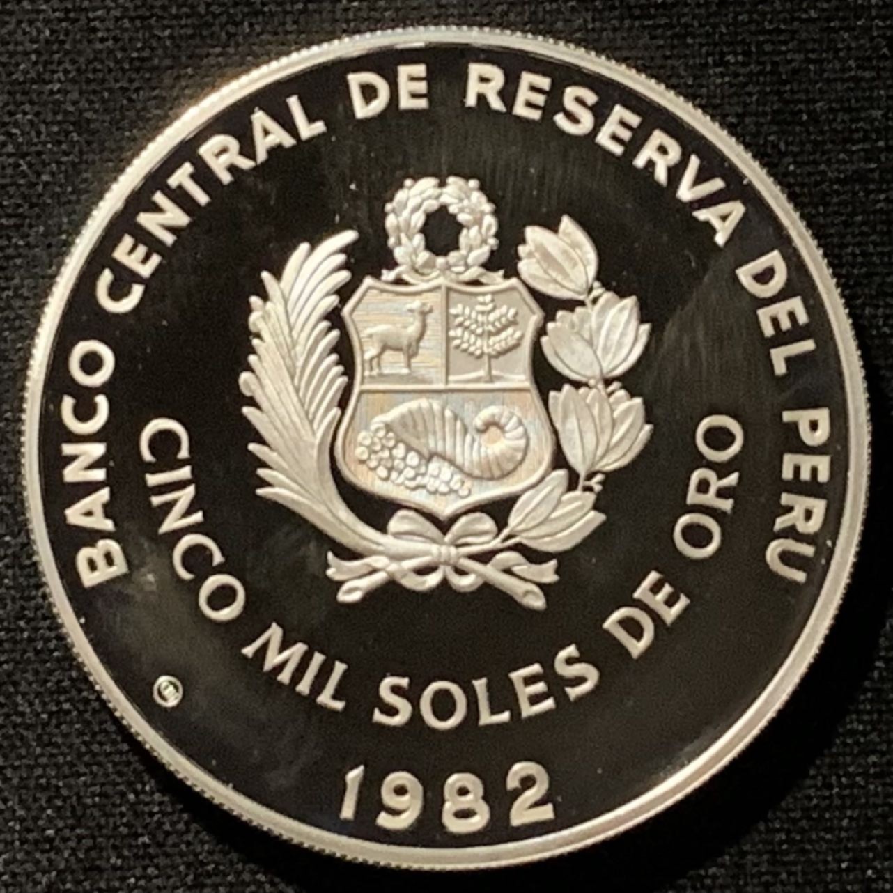 紫瑗钱币——第227期拍卖 秘鲁 1982年 西班牙世界杯 扑救 5000索尔 23.37克 0.925银 精制 德国原装卡