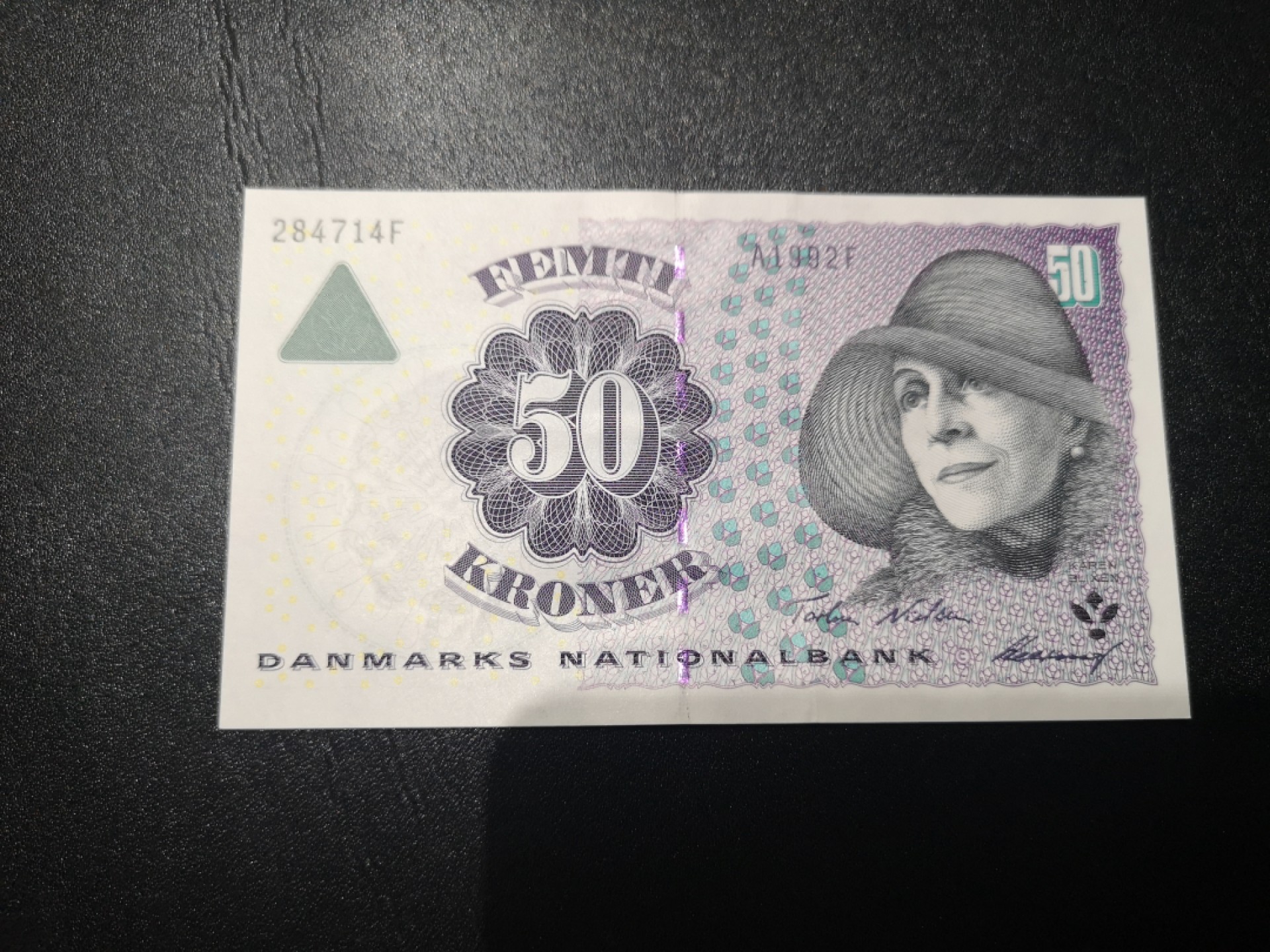 《外钞收藏家》第二百一十五期 丹麦浮雕版50克朗 全新UNC 初版