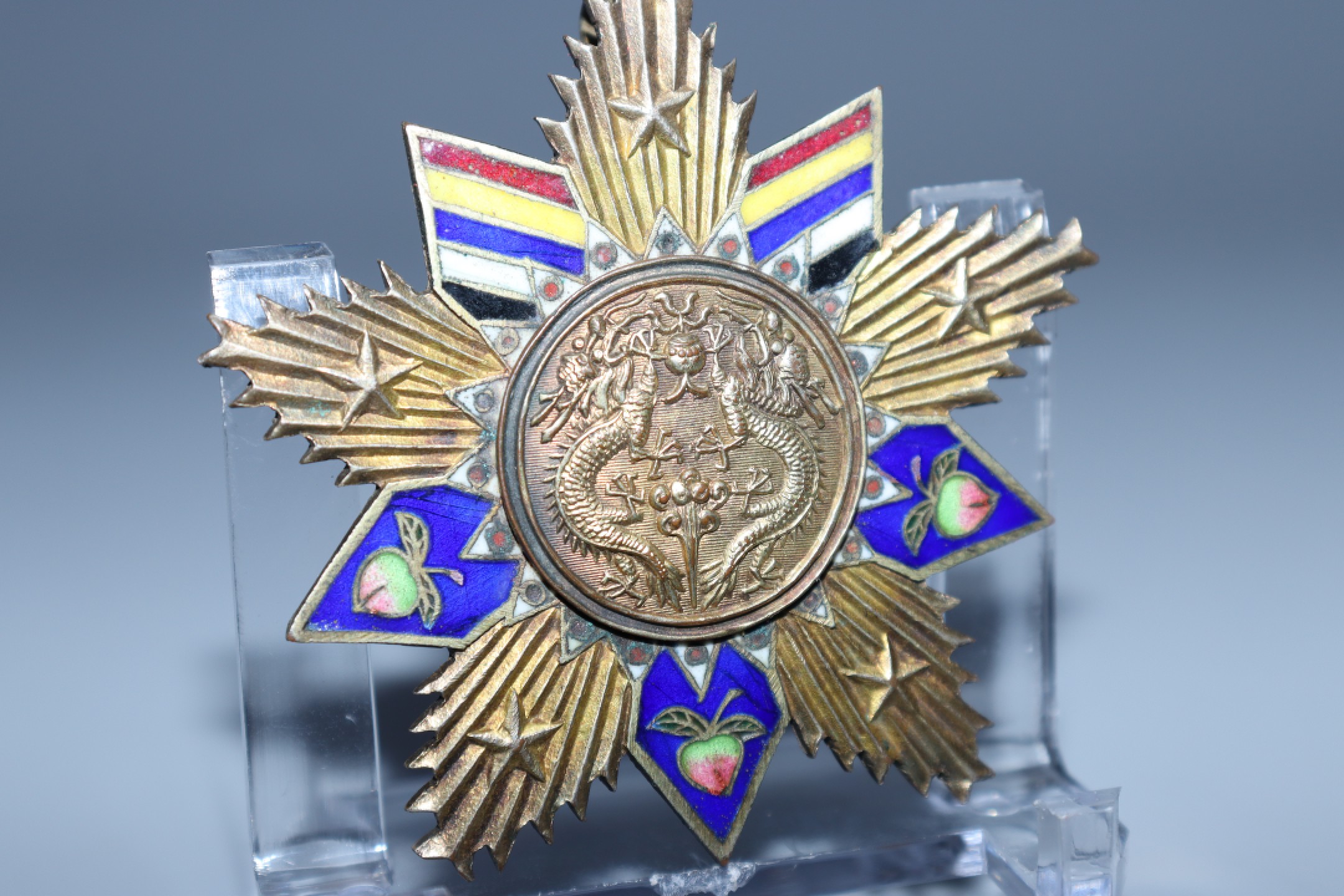 承乾国升网络专场-纪念章第四期 民国宣讲孔教总会珐琅双龙纹纪念章（编号194）带原盒