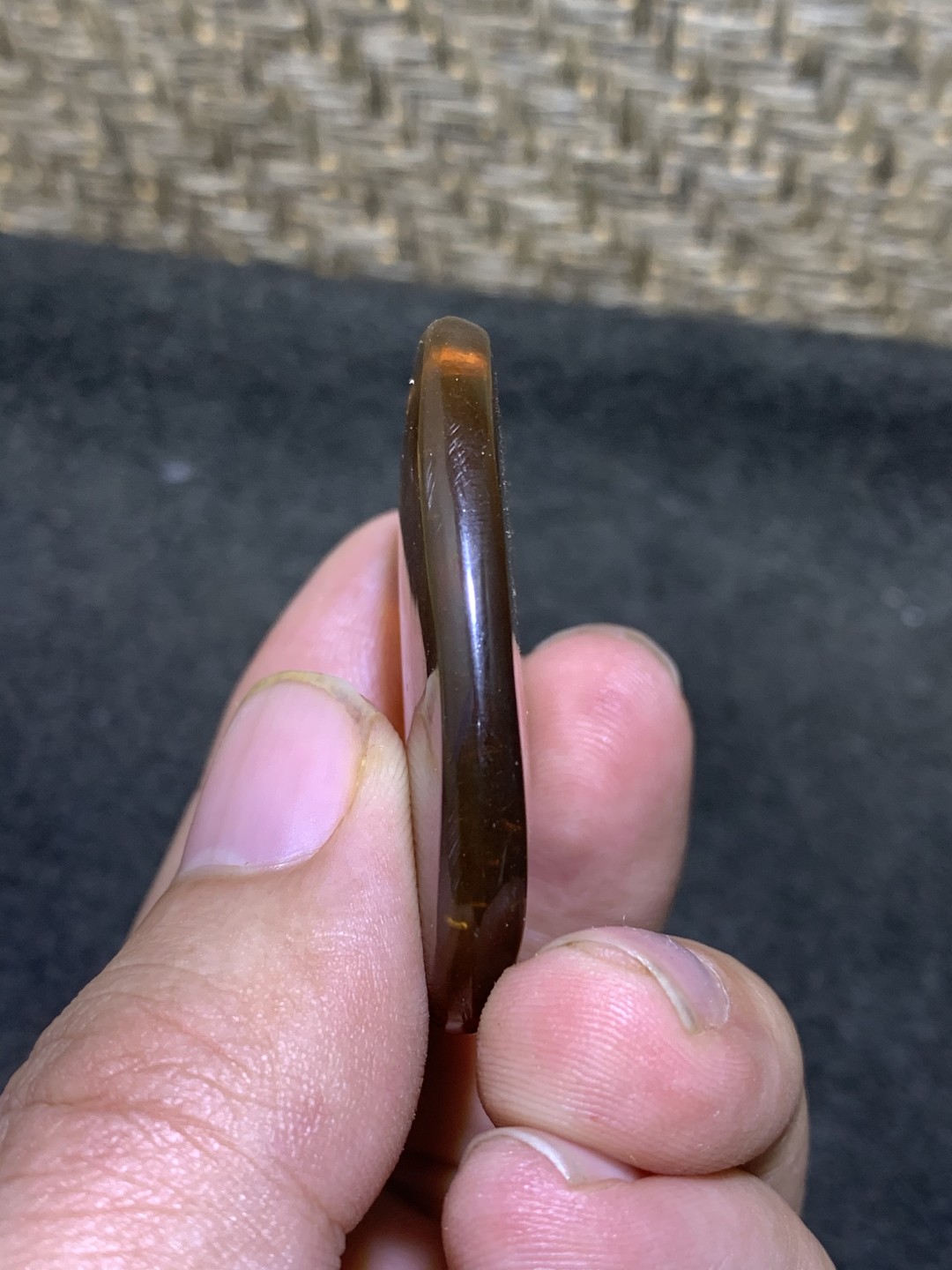 精美天然缅甸金棕红棕双色琥珀随形大吊坠一个