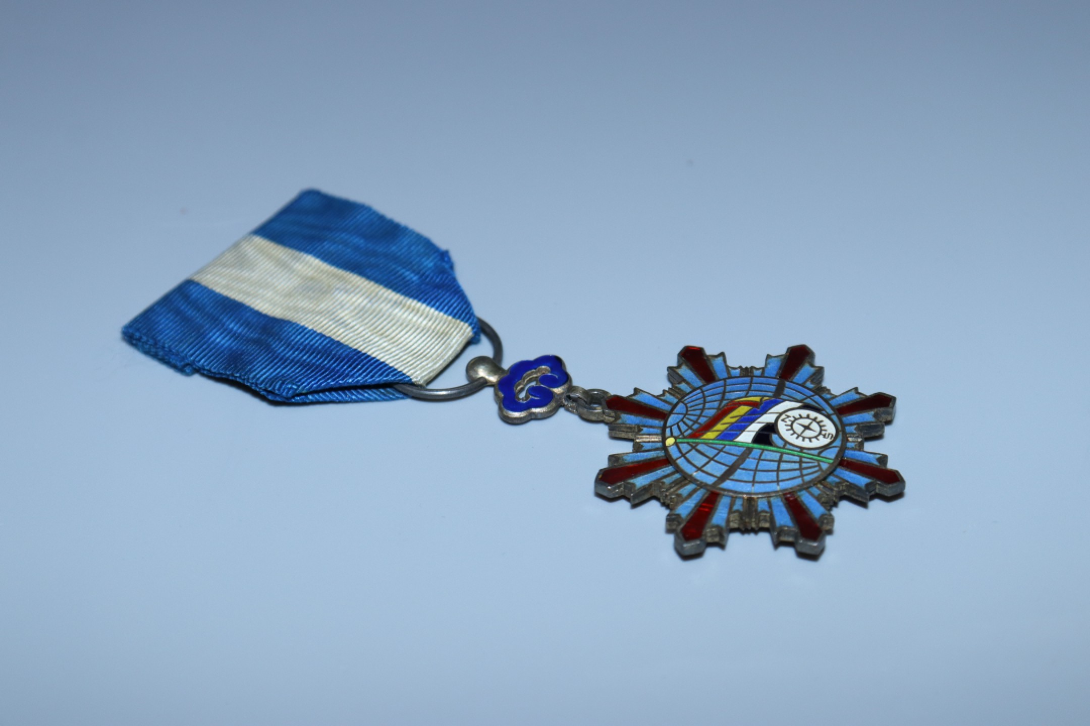 承乾国升网络专场-纪念章第四期 民国交通部地球五色旗纹（大）珐琅奖章
