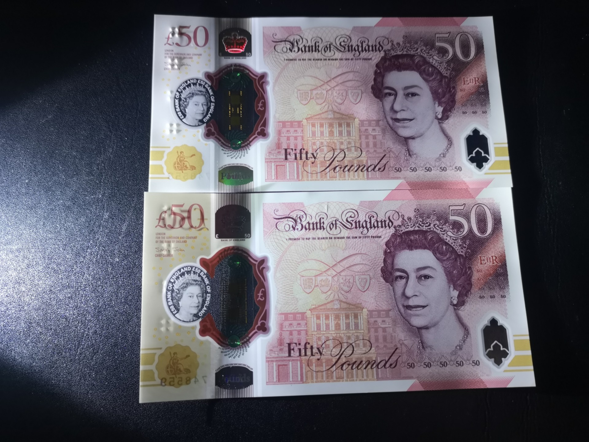 《外钞收藏家》第二百一十五期 英国最新版50英镑 两连号 全新UNC