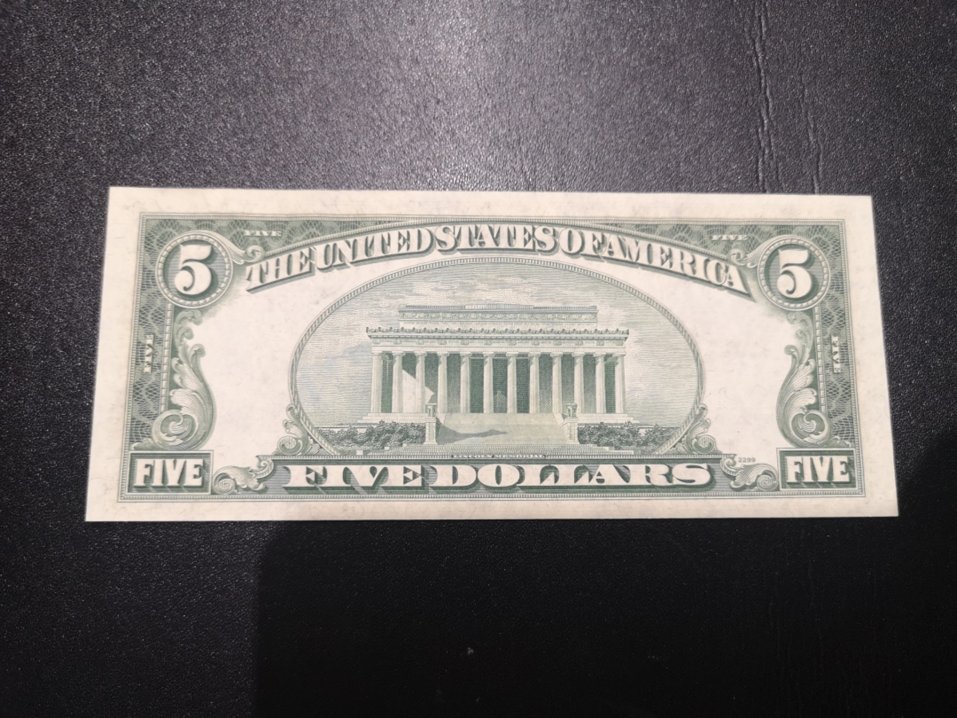 《外钞收藏家》第二百一十五期 1953年美国5美元 蓝库印 近全新 有潮 如图