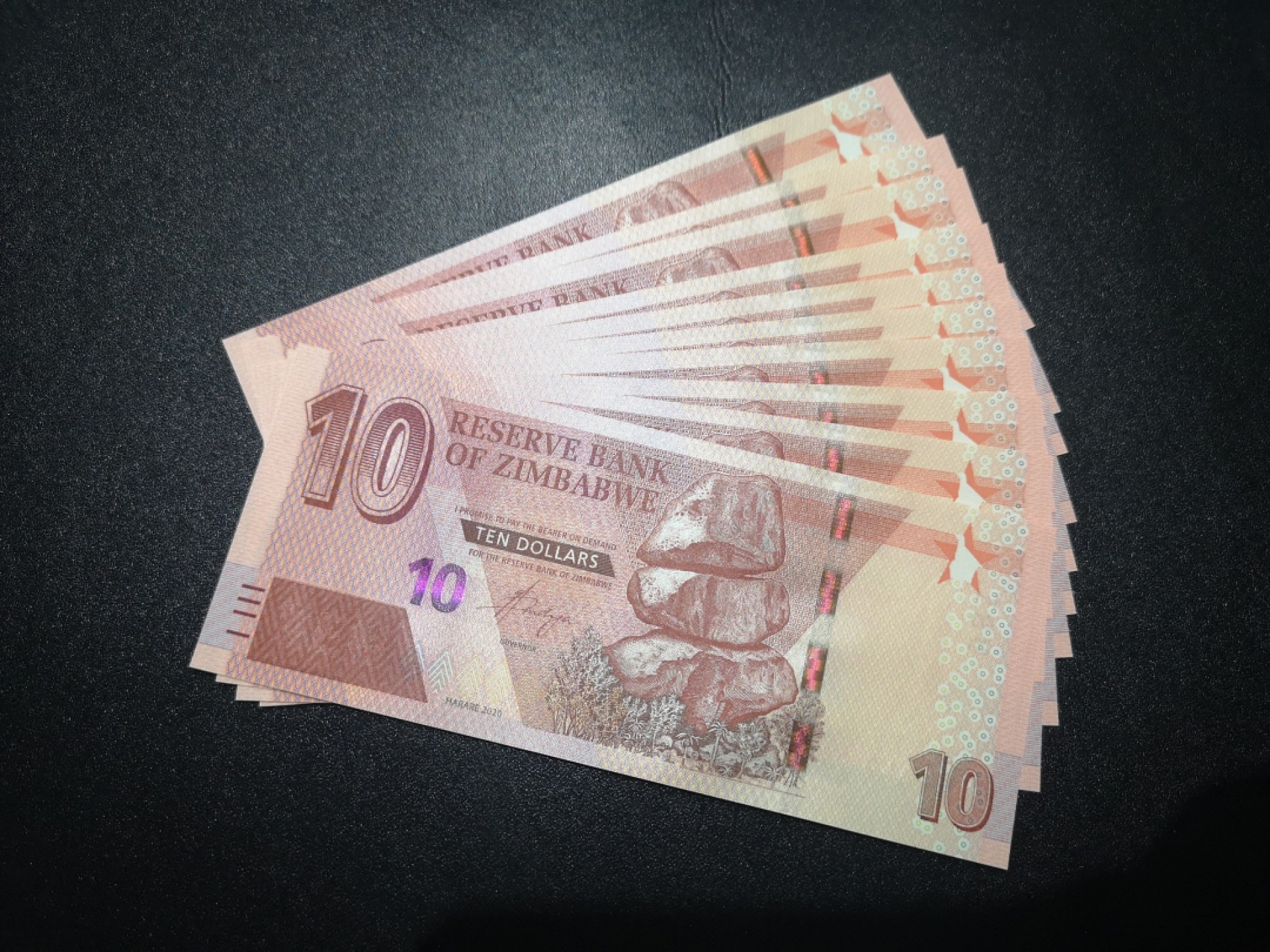 《外钞收藏家》第二百一十五期 津巴布韦10元 10张一起 全部无47