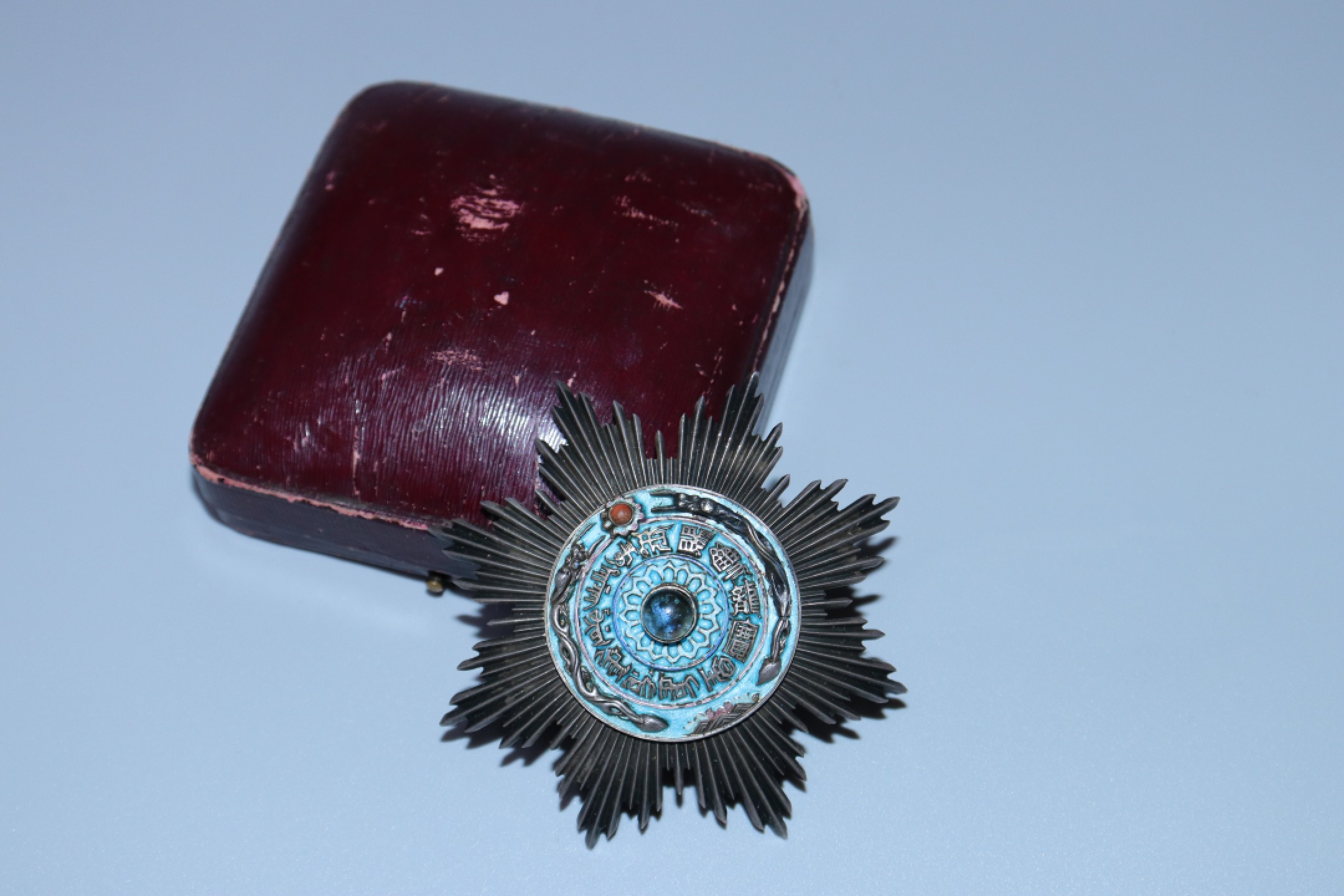 承乾国升网络专场-纪念章第四期 二版三等三御赐双龙宝星勋章（带原盒）