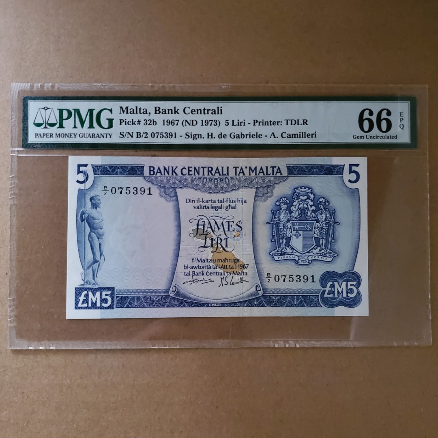 《外钞收藏家》第二百一十五期 1967年马耳他5镑 PMG66 经典彩背