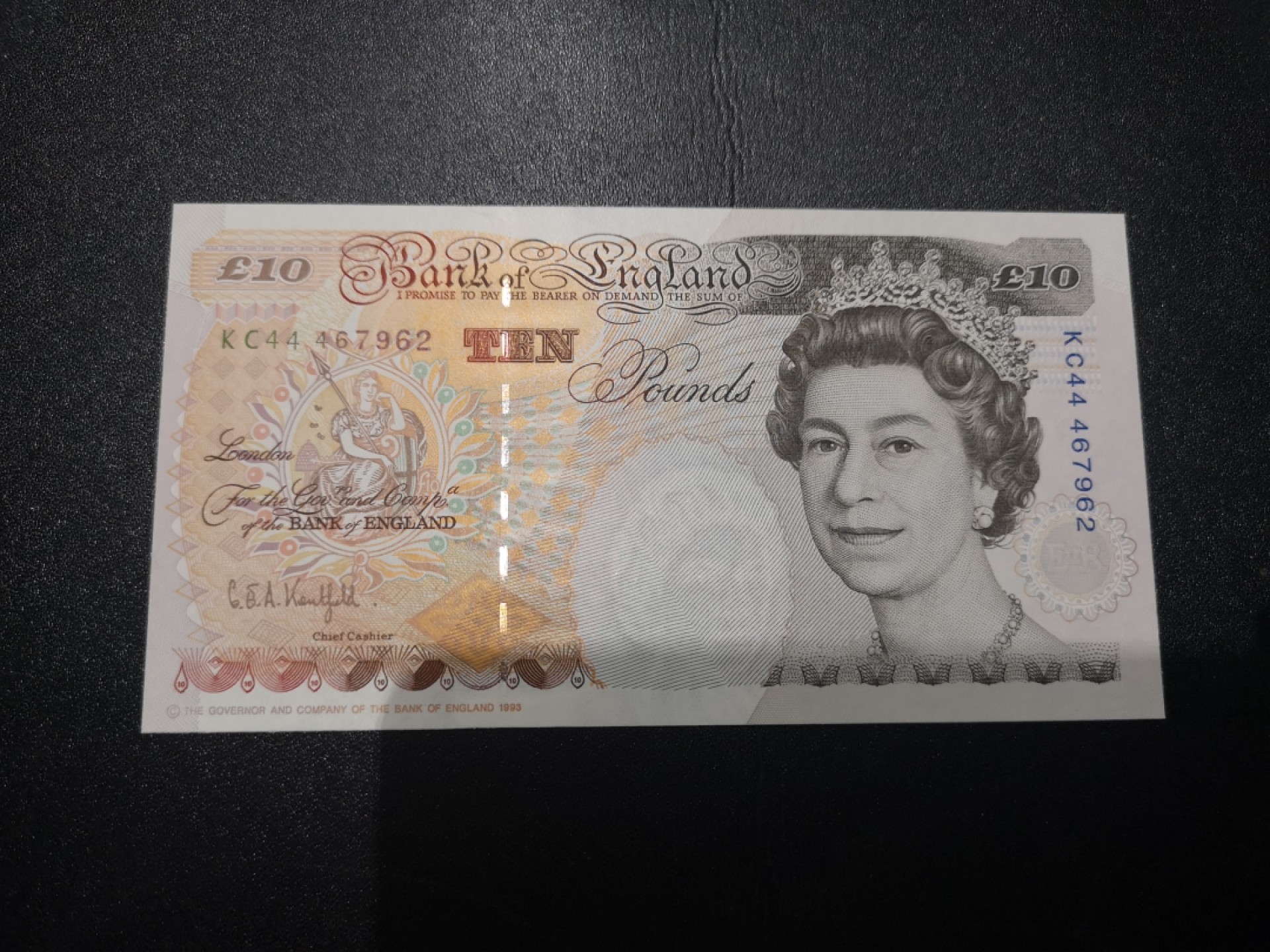 《外钞收藏家》第二百一十五期 英国E序列10镑 全新UNC 狄更斯