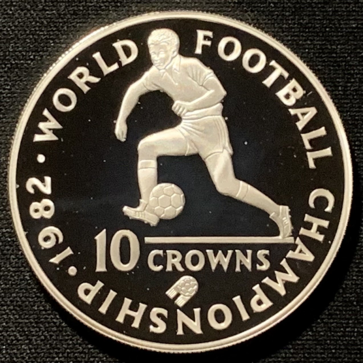 紫瑗钱币——第227期拍卖 特克斯与凯恩斯 1982年 西班牙世界杯 带球 10克朗 23.28克 0.925银 精制 德国原装卡