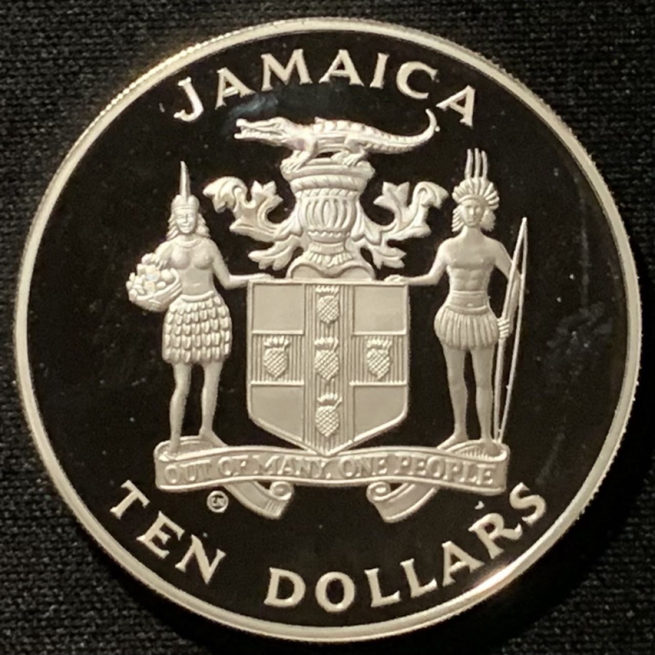 紫瑗钱币——第227期拍卖 牙买加 1982年 西班牙世界杯 界外球 10元 23克 0.925银 精制 德国原装卡