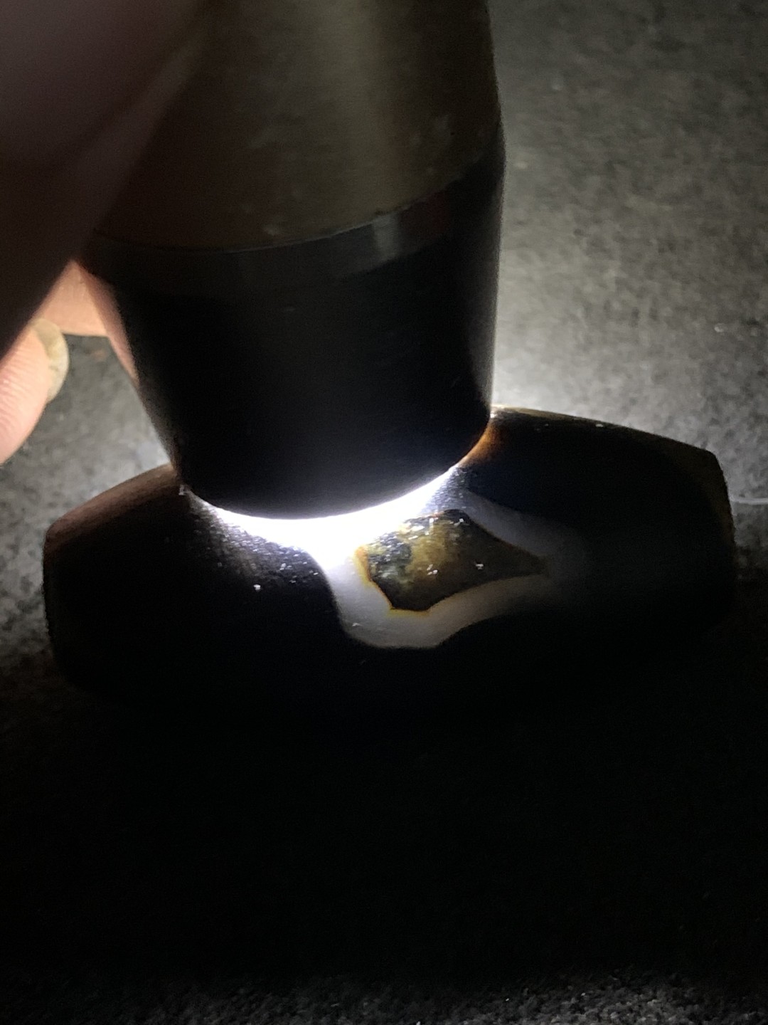 精美天然玉髓亚光黑玉髓九眼页岩天珠一颗！
