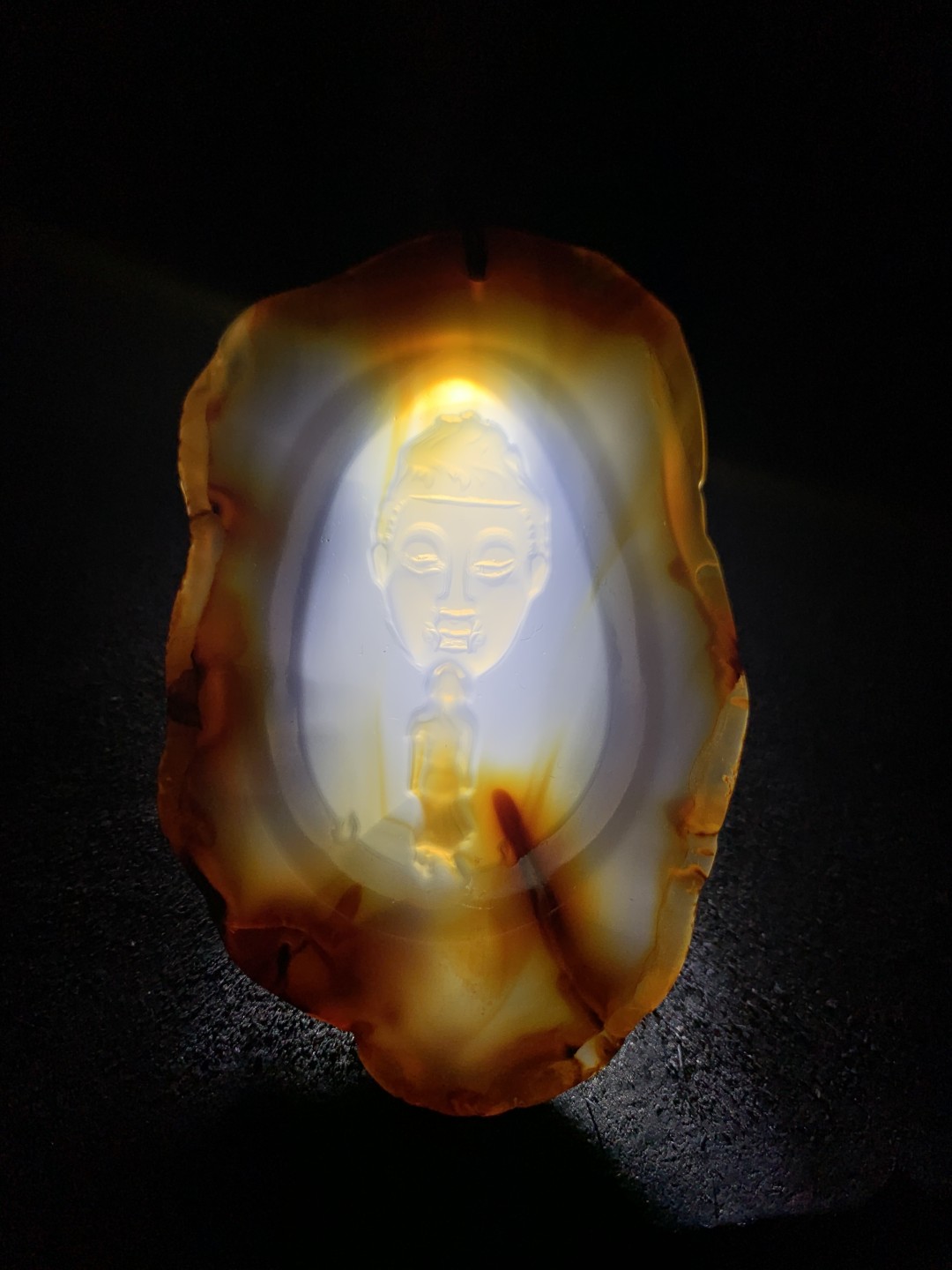 重器天然马达加斯加原皮玛瑙雕刻一心向佛牌子一块，