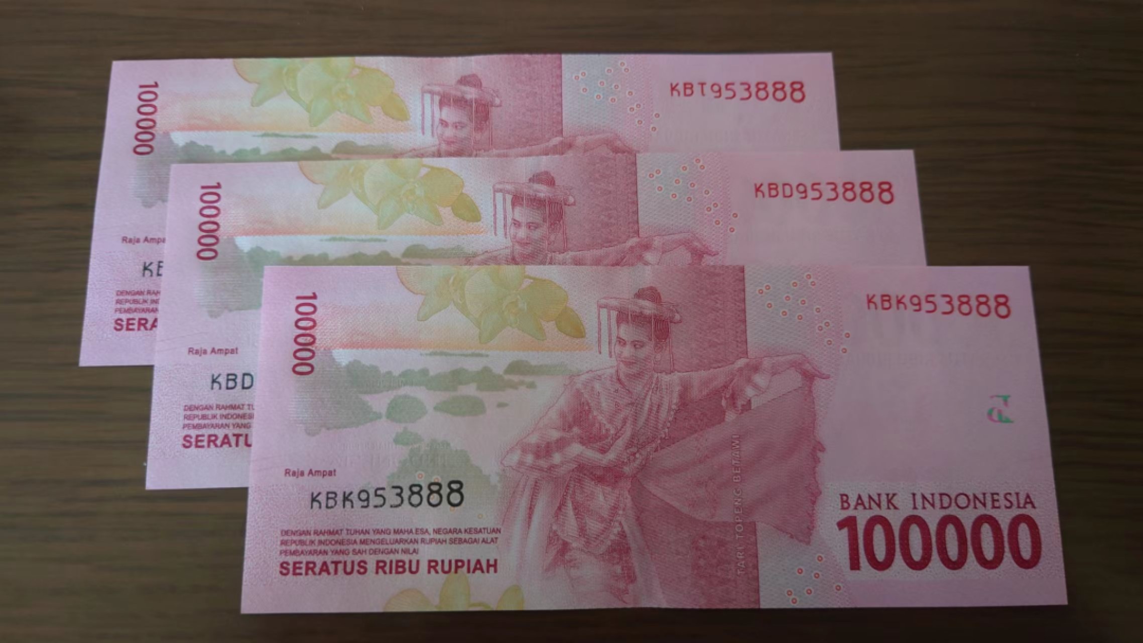 11.12【囧羊收藏】双11裸钞专场 总49期暨2022年第六期 2016年印度尼西亚10万卢比 全新绝品UNC无47豹子号888 三张同号为一件